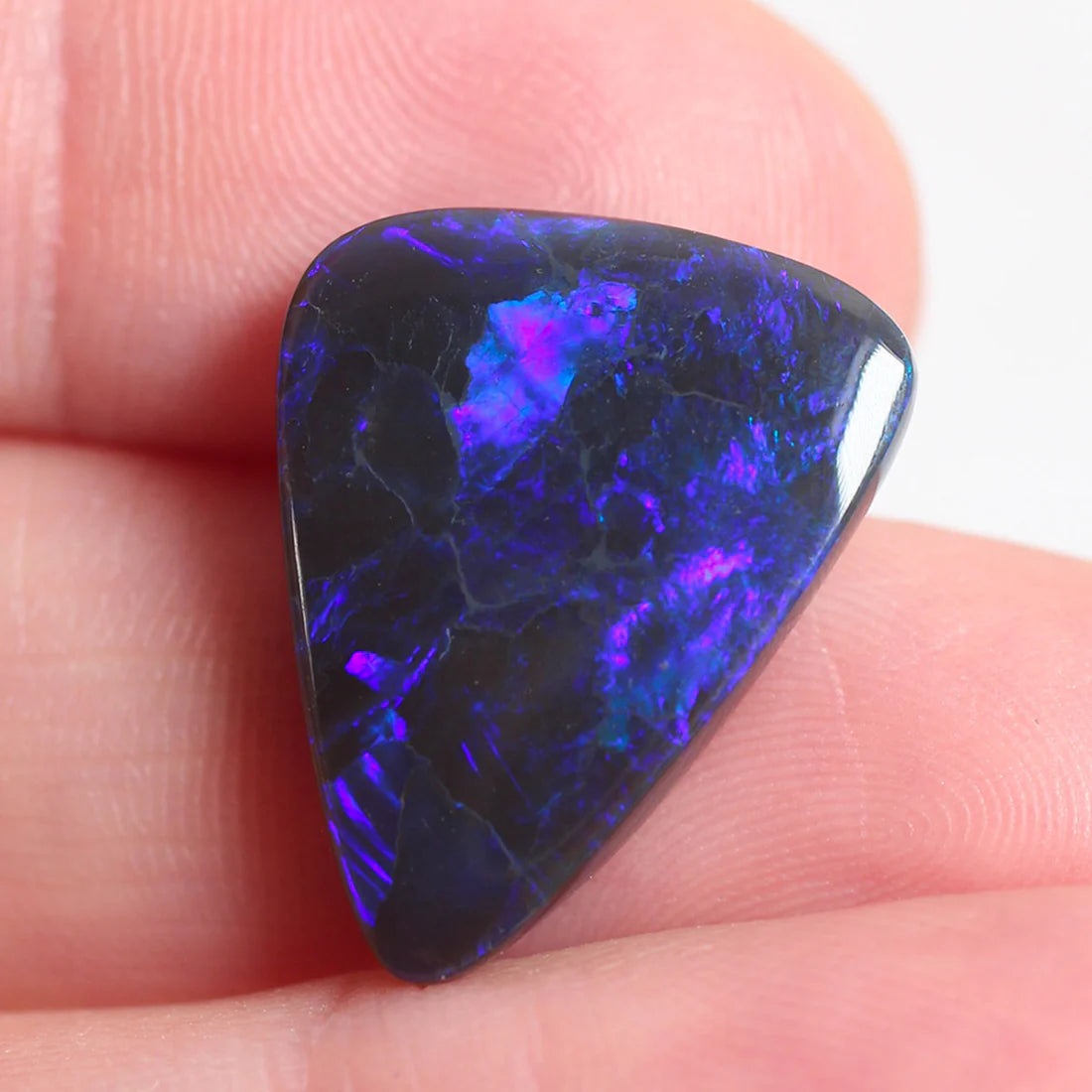 9ct (19.7x16.2x4.5mm) Black Opal