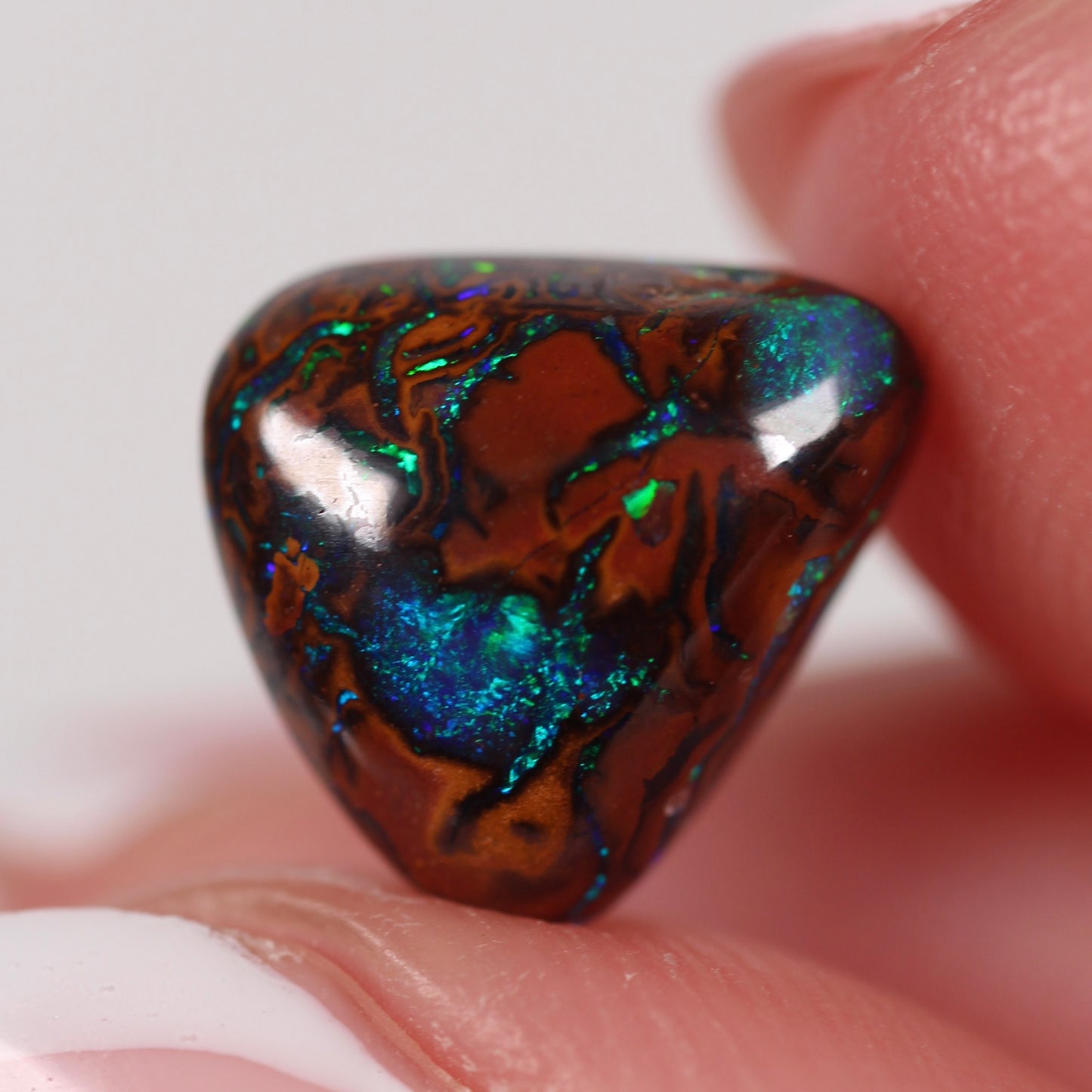 3.30ct (9.7x9.3x4.7mm) Boulder Opal