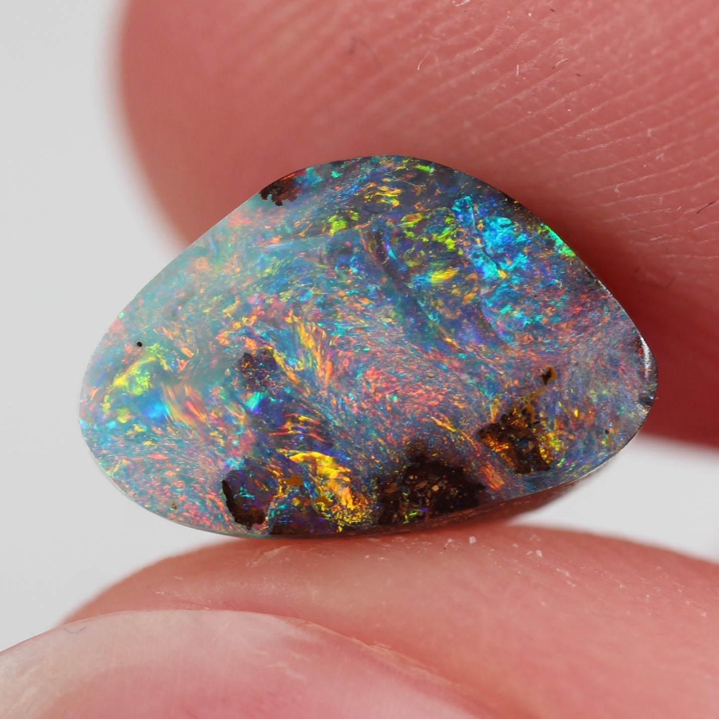2.19ct (11.2x7.4x2.8mm) Boulder Opal