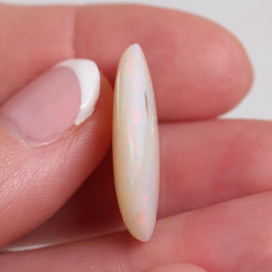 14ct (25x16.8x5.9mm) Light Opal
