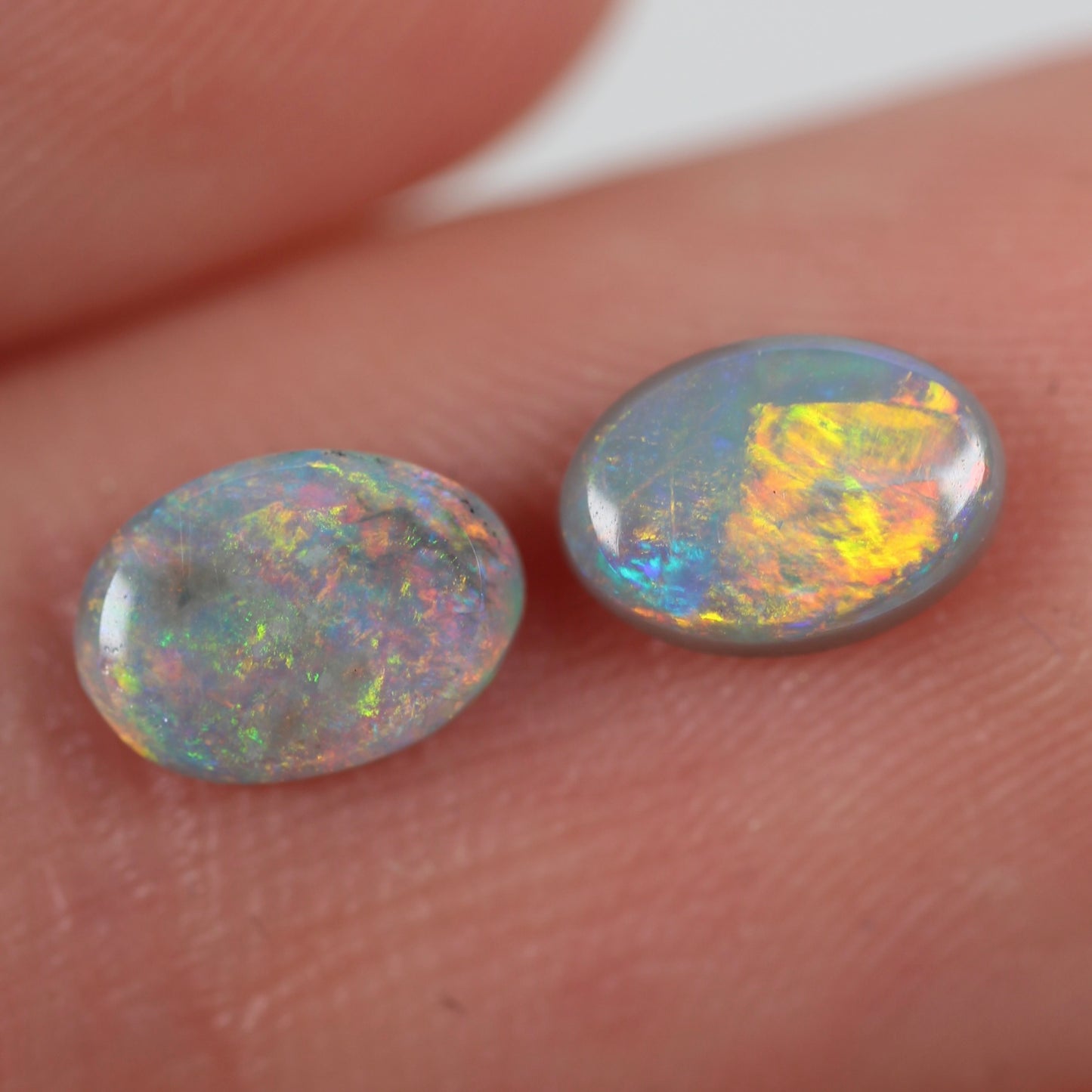 0.95ct (7x5x1.8mm) Dark Opal