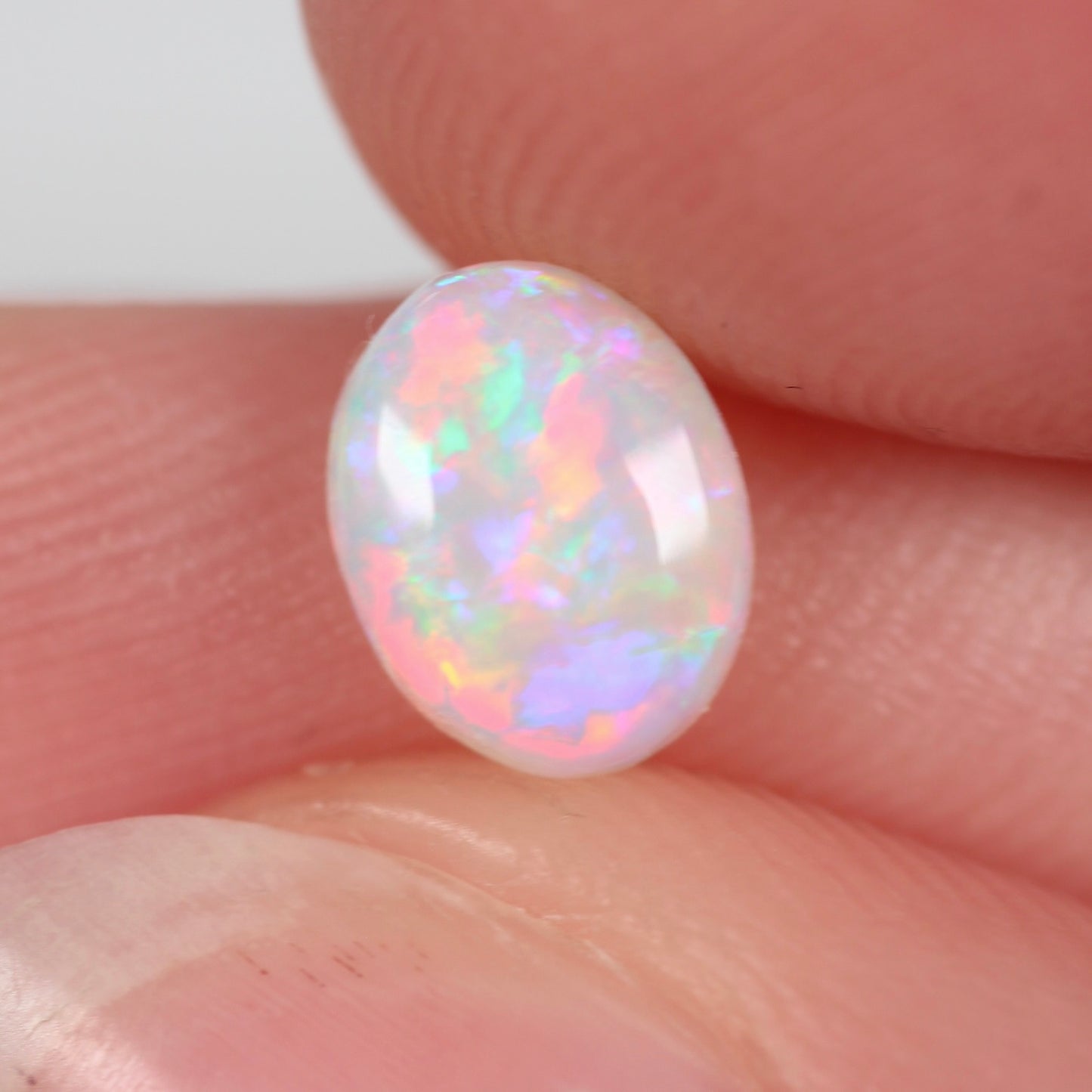 0.60ct (7.2x5.6x2.3mm) White Opal