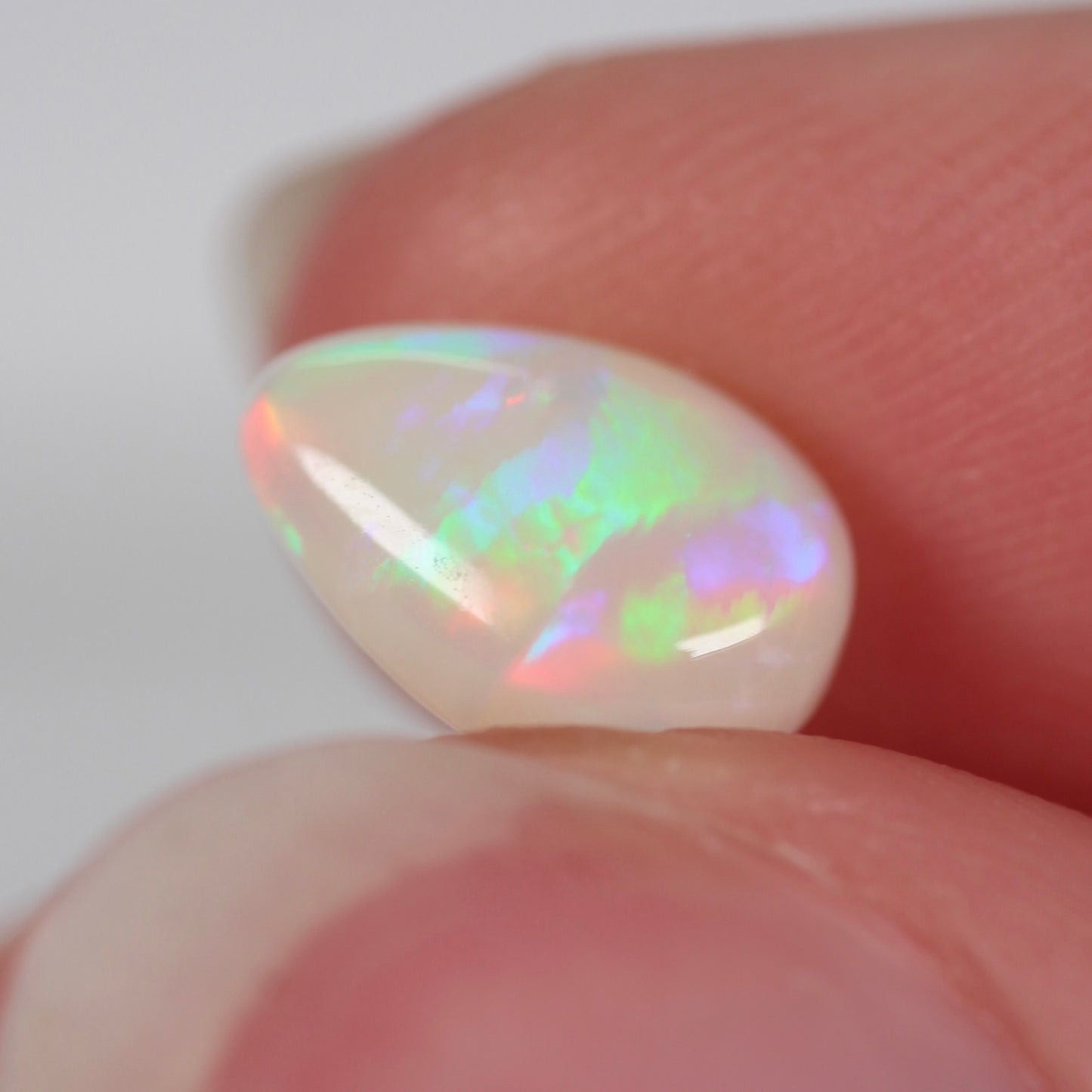 1.45ct (9.8x6.8x3.4mm) White Opal