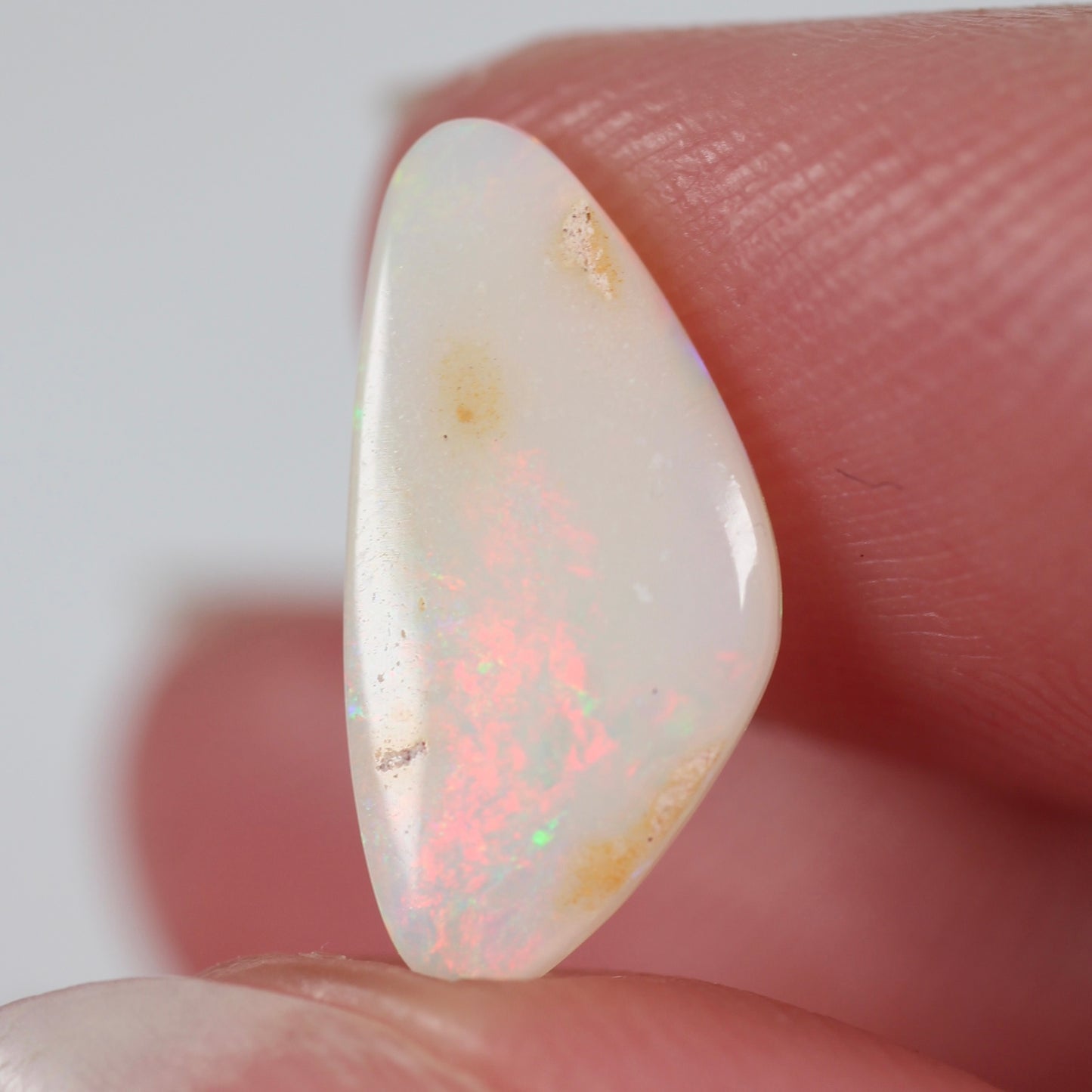 1.74ct (14.2x6.9x2.9mm) White Opal