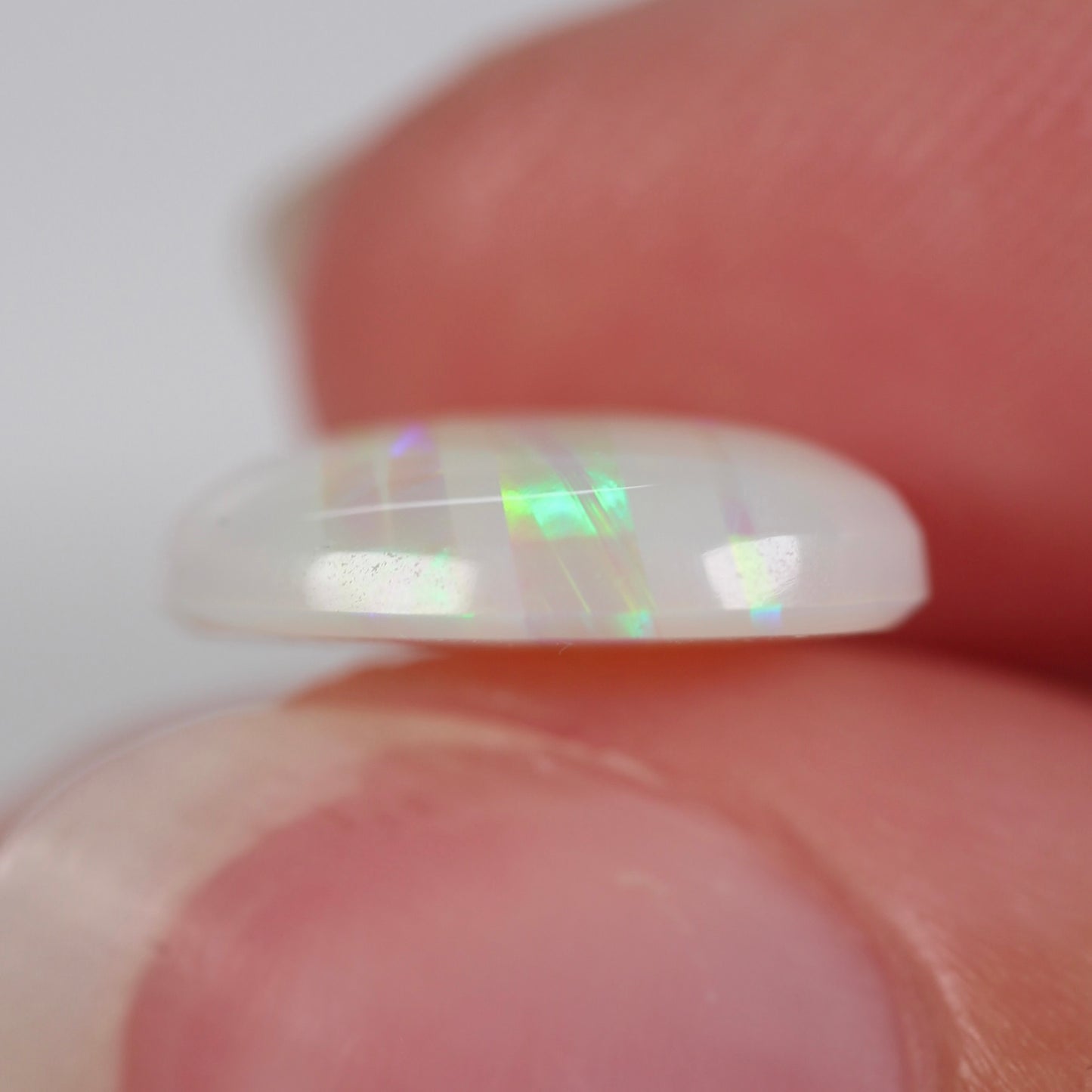 2.96ct (12.8x9.9x3.7mm) White Opal