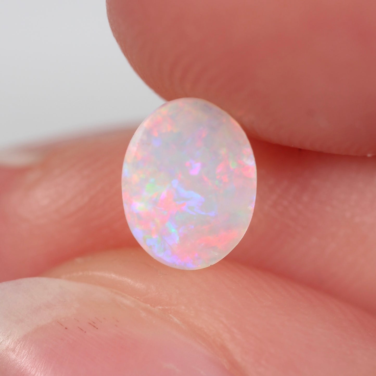 0.60ct (7.2x5.6x2.3mm) White Opal