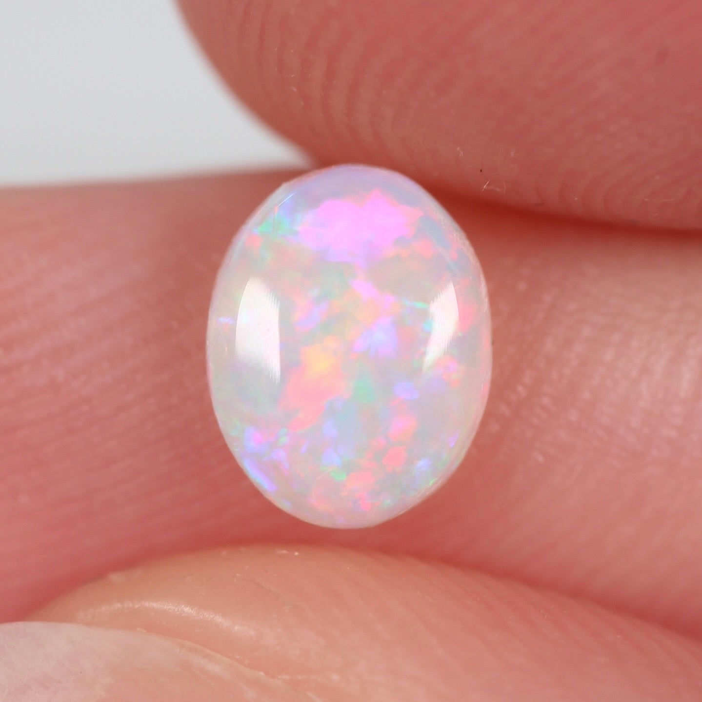 0.60ct (7.2x5.6x2.3mm) White Opal