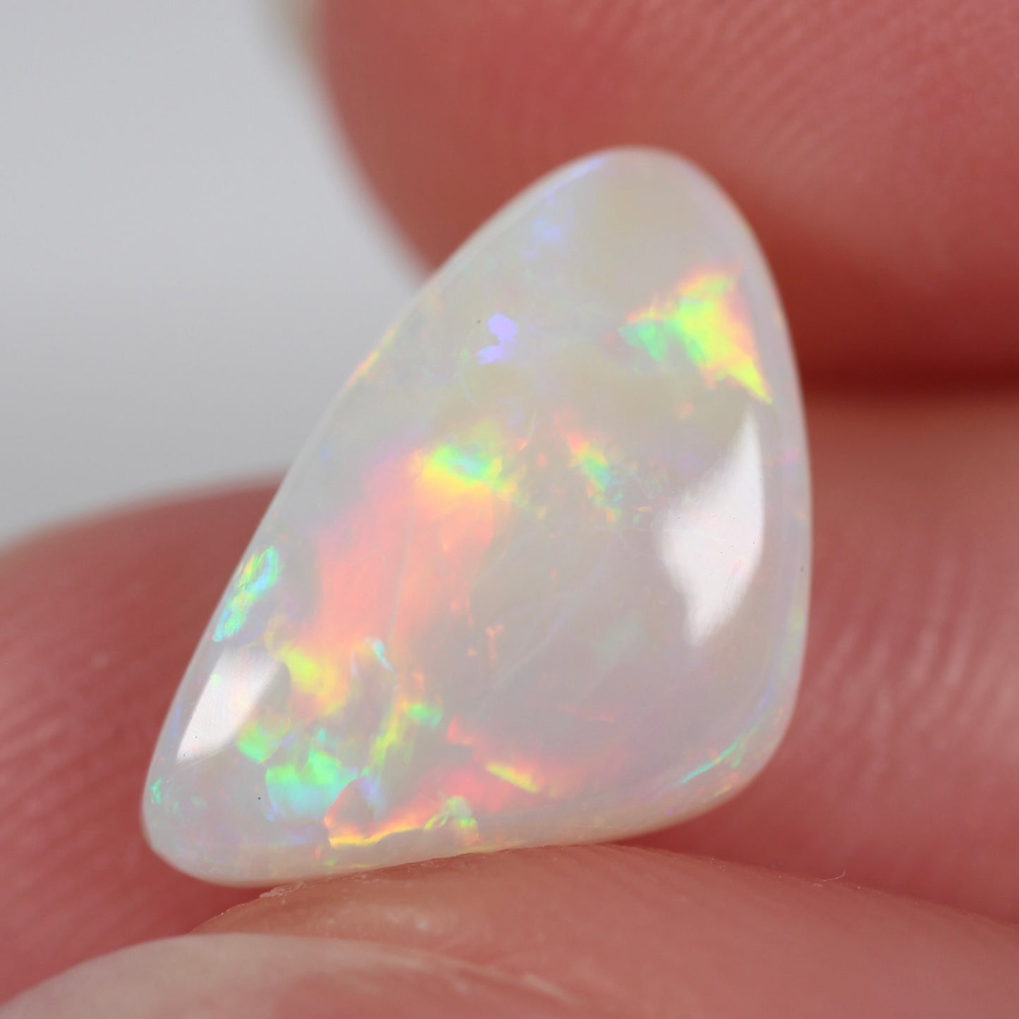 3.33ct (14.8x9.3x4mm) White Opal