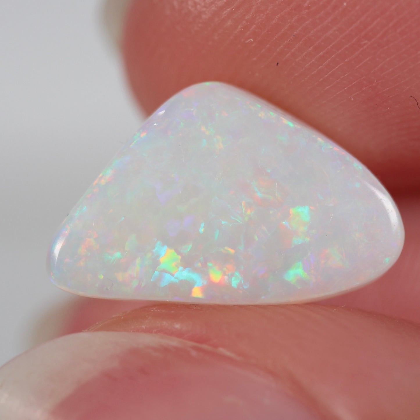 3.33ct (14.8x9.3x4mm) White Opal