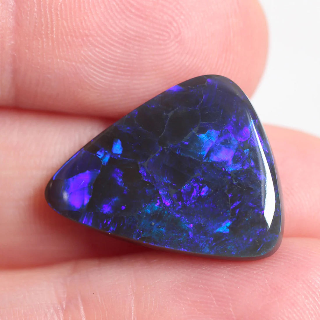 9ct (19.7x16.2x4.5mm) Black Opal