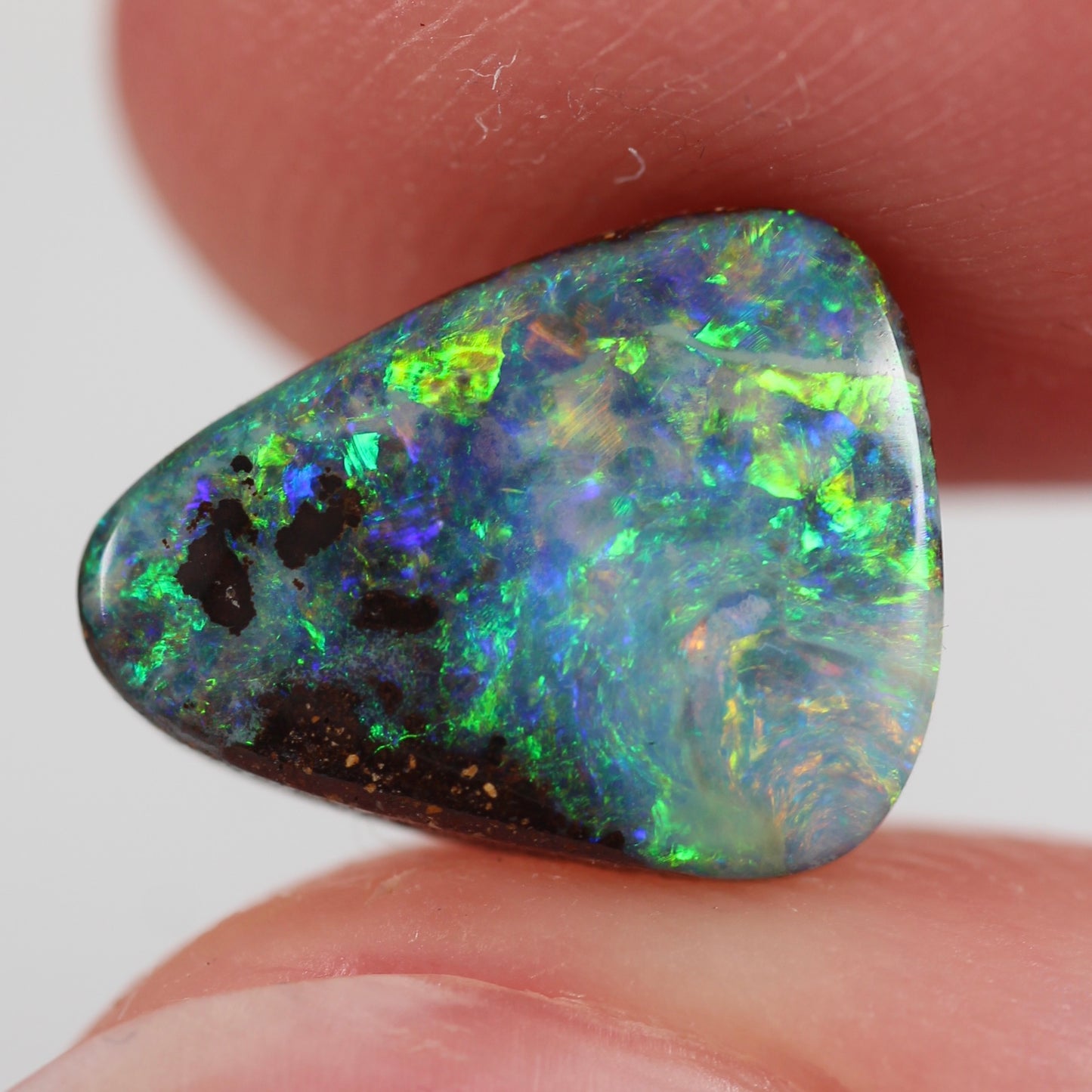 2.78ct (11.3x8.8x3.3mm) Boulder Opal