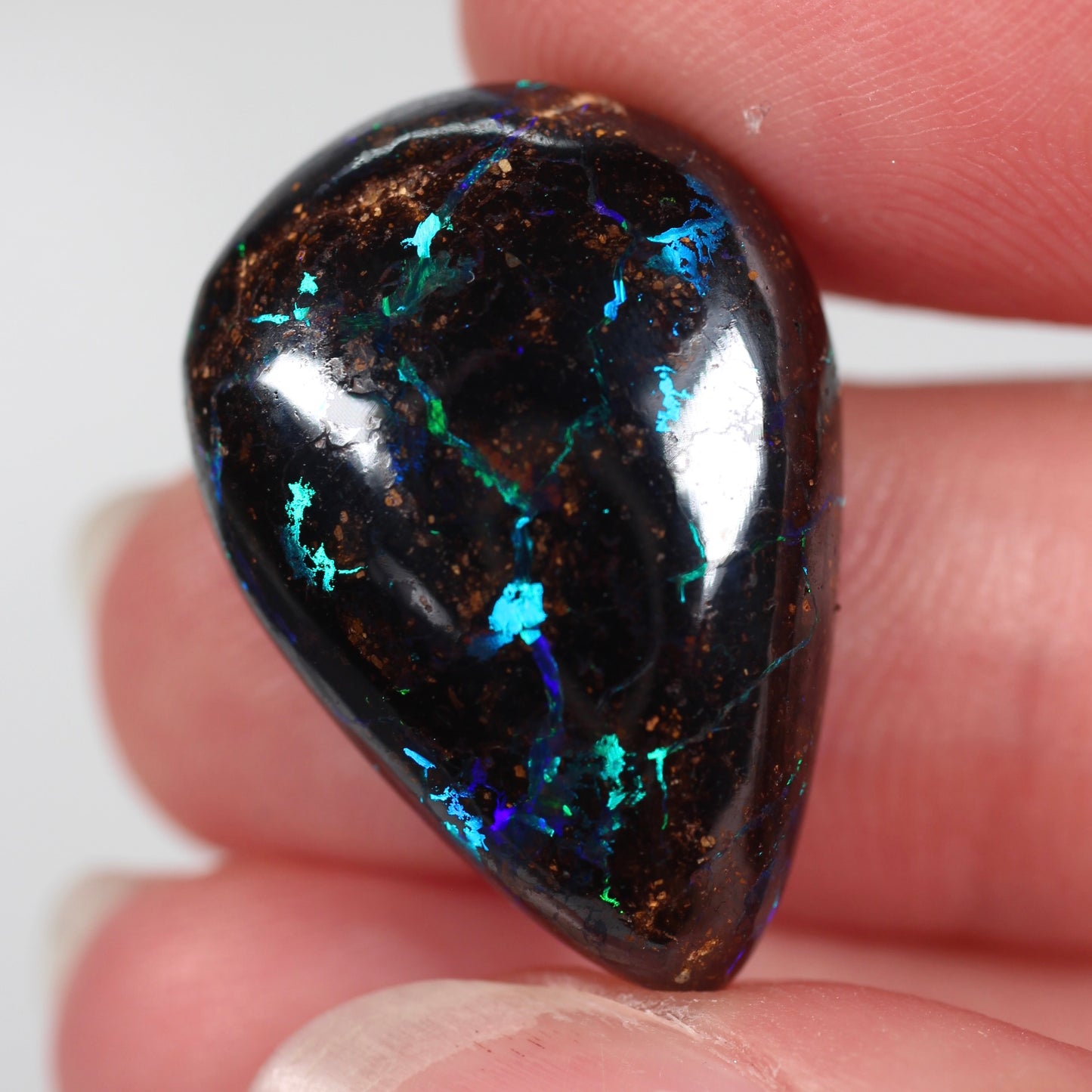 26ct (23.5x16x7.2mm) Boulder Opal