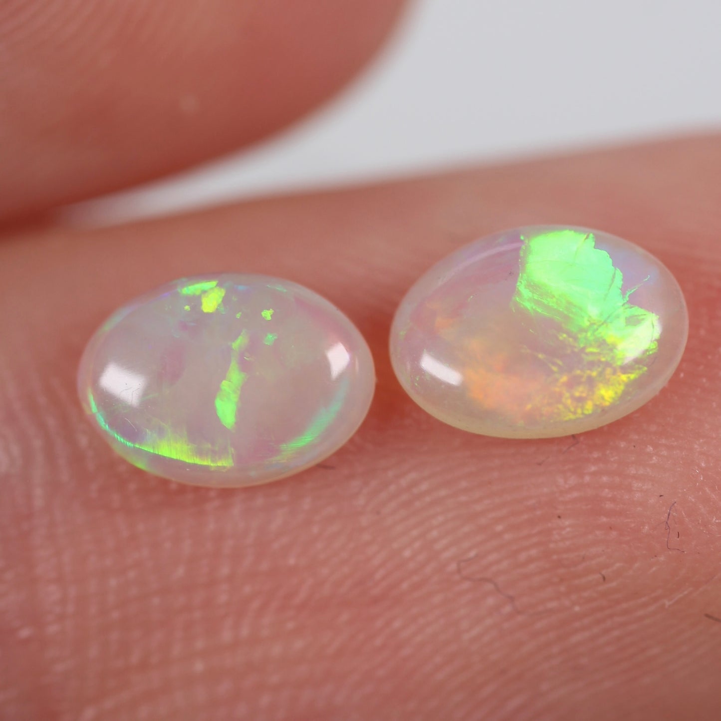 0.97ct (7x5x2mm) Crystal Opal Pair