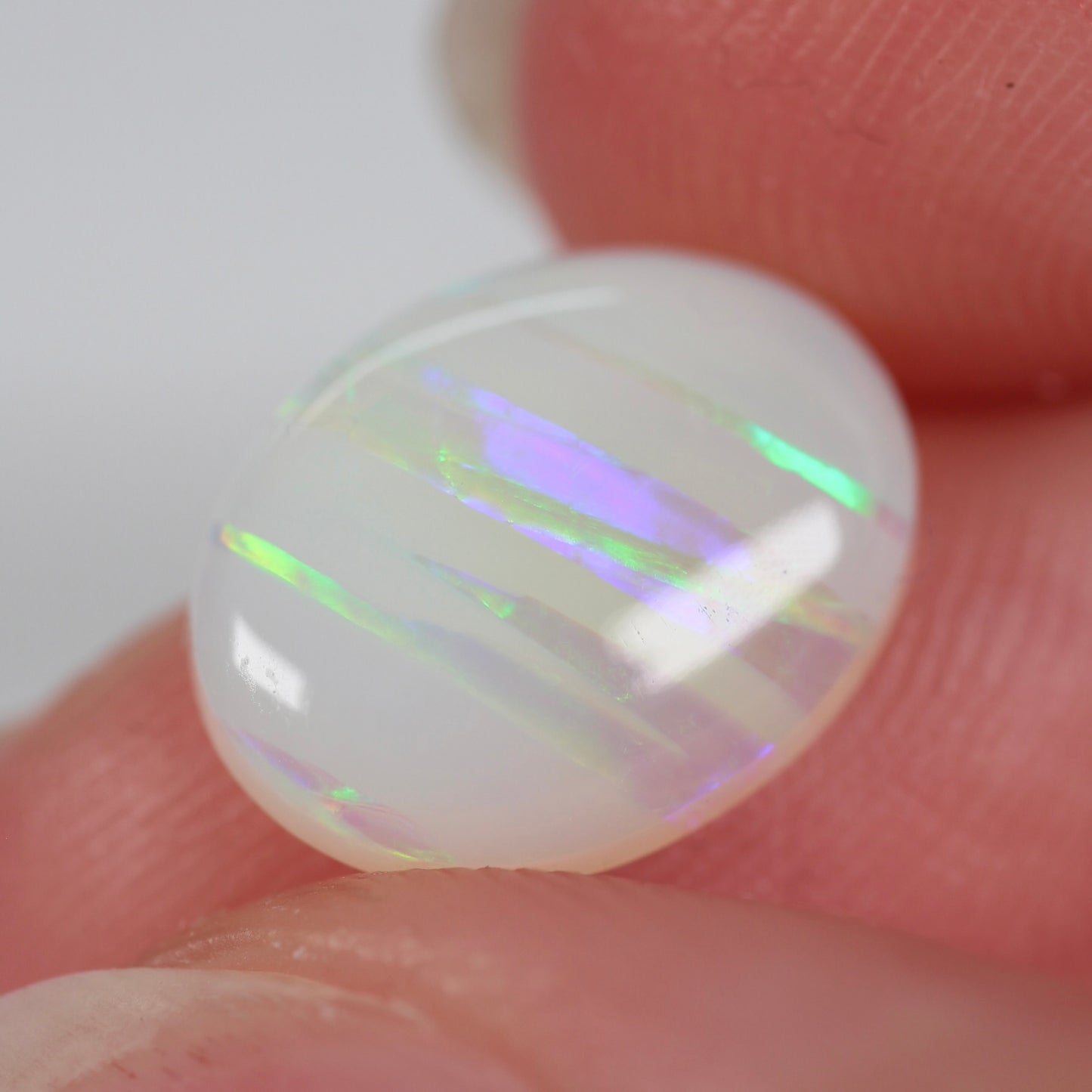 2.96ct (12.8x9.9x3.7mm) White Opal