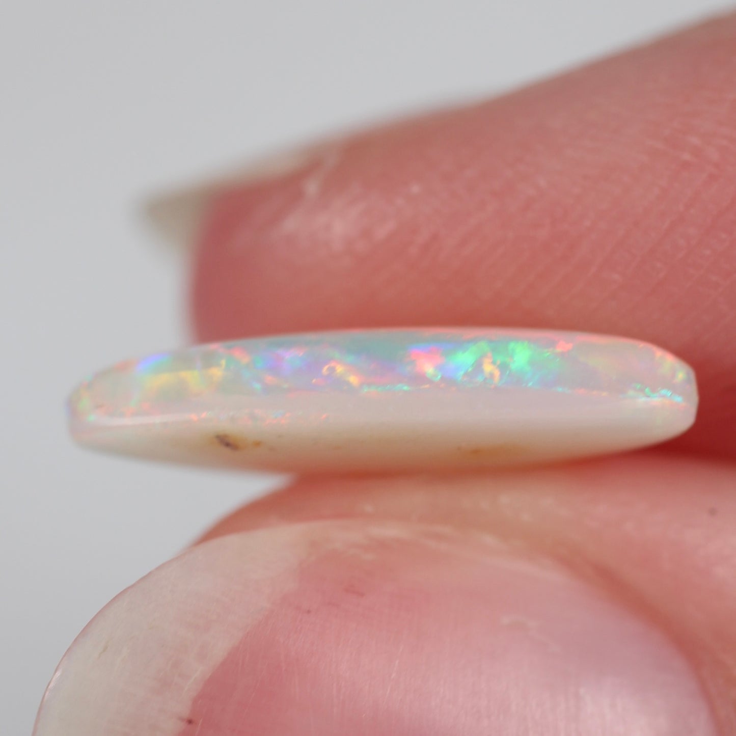 1.74ct (14.2x6.9x2.9mm) White Opal