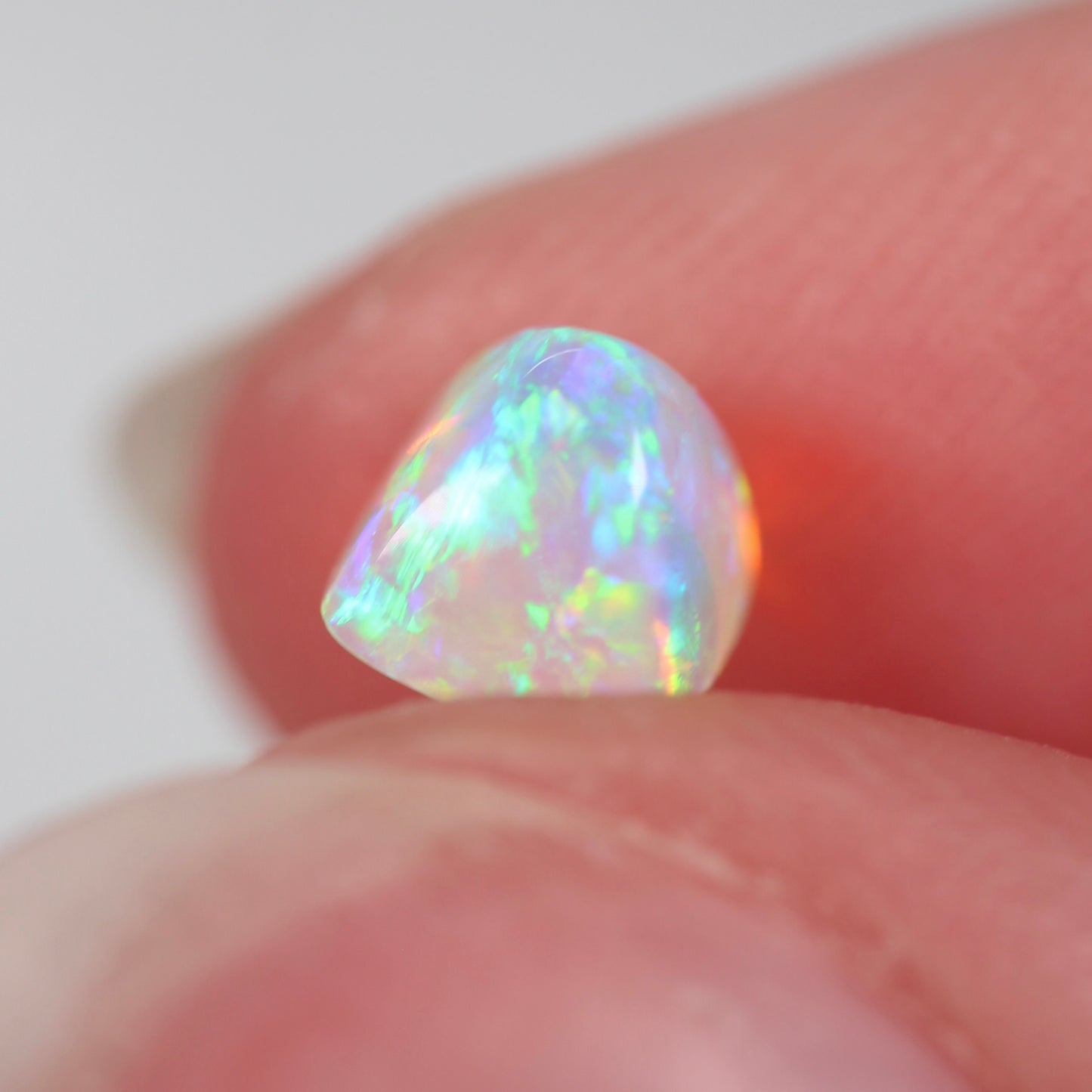 0.84ct (5.8x5.5x4.5mm) Crystal Opal