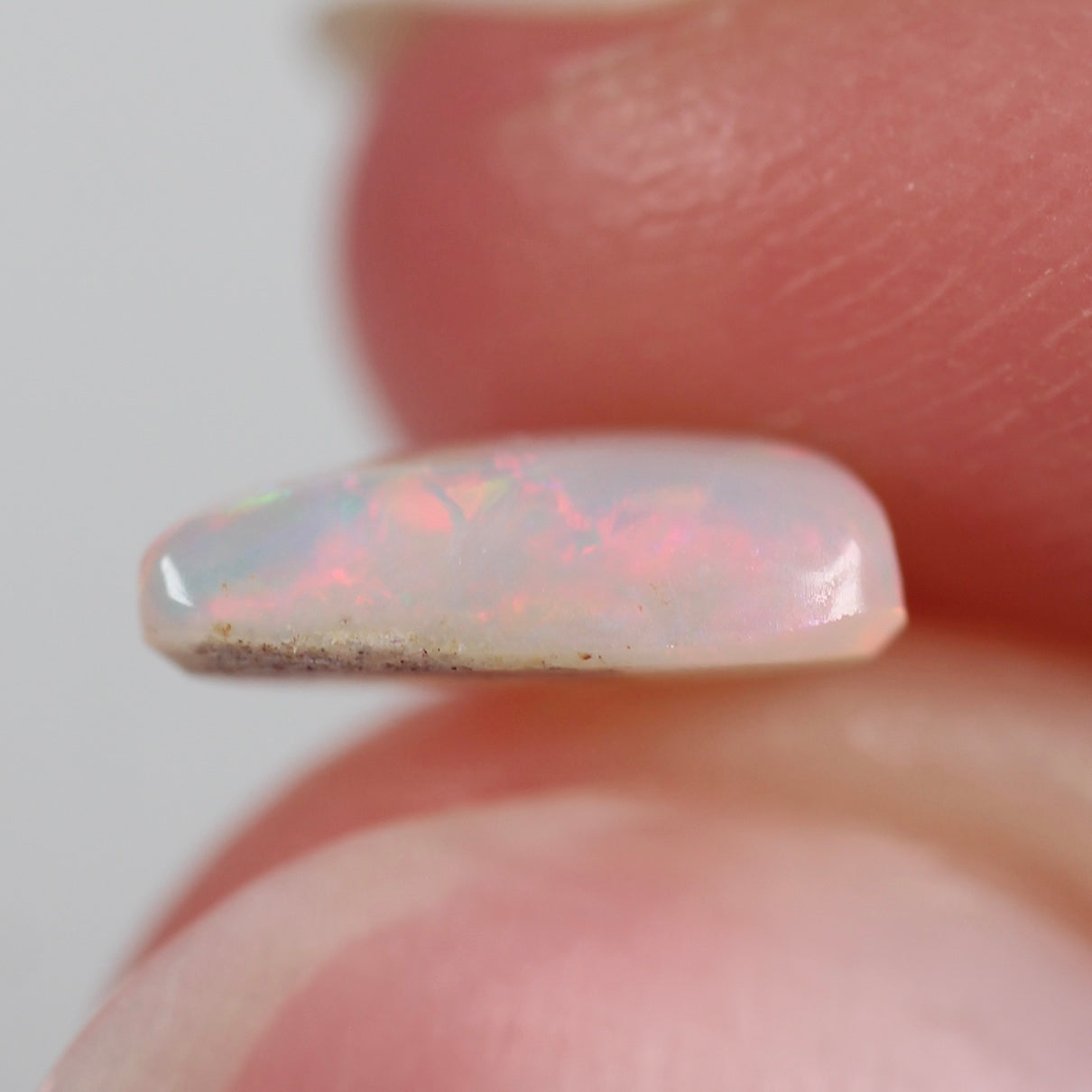 0.85ct (9x6.2x2.7mm) White Opal
