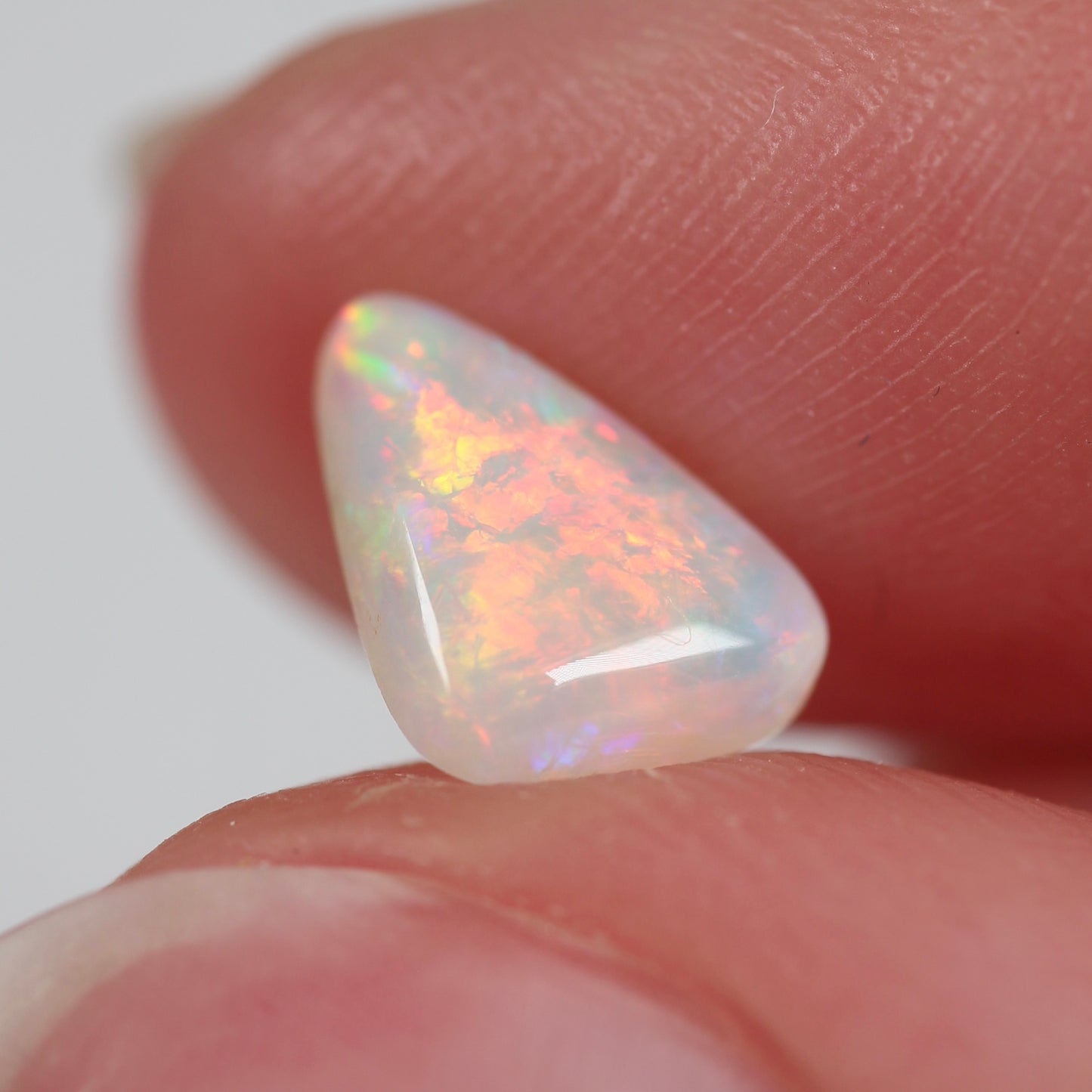 0.85ct (9x6.2x2.7mm) White Opal