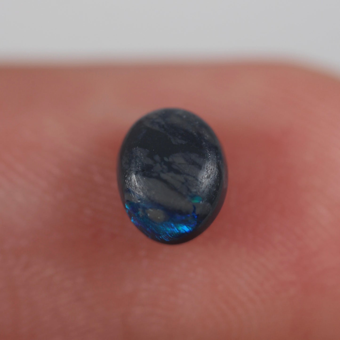 0.48ct (5.5x4.3x3.1mm) Black Opal