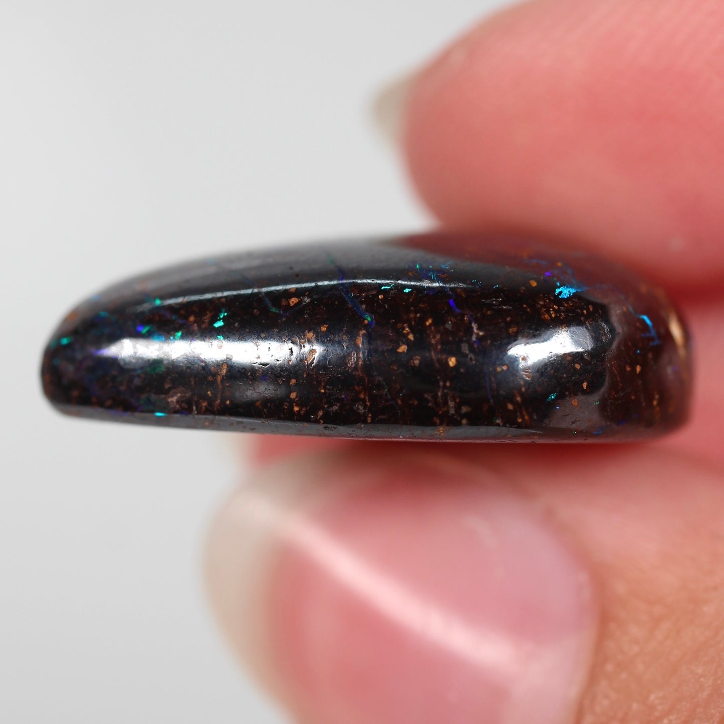 26ct (23.5x16x7.2mm) Boulder Opal