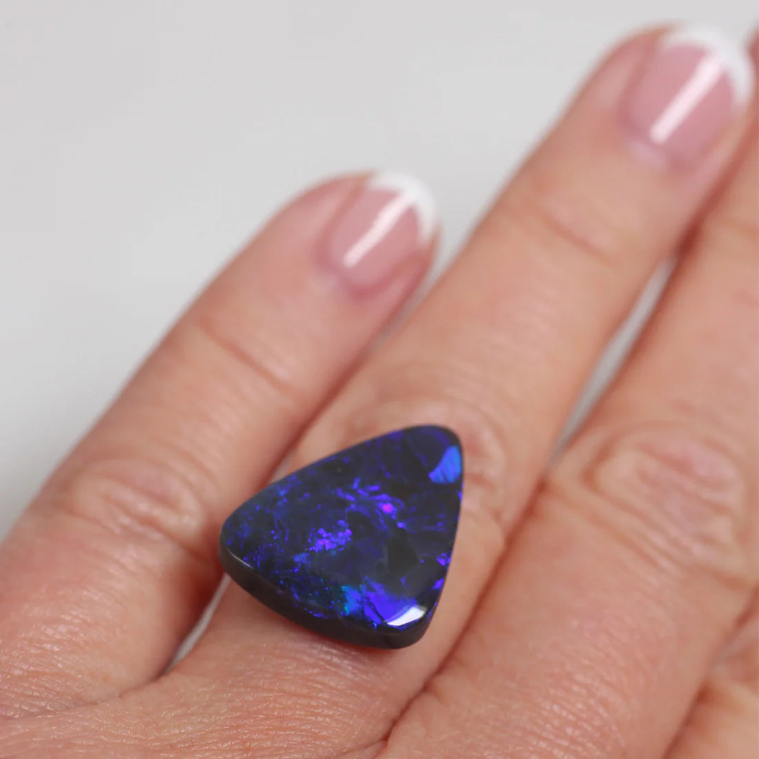 9ct (19.7x16.2x4.5mm) Black Opal