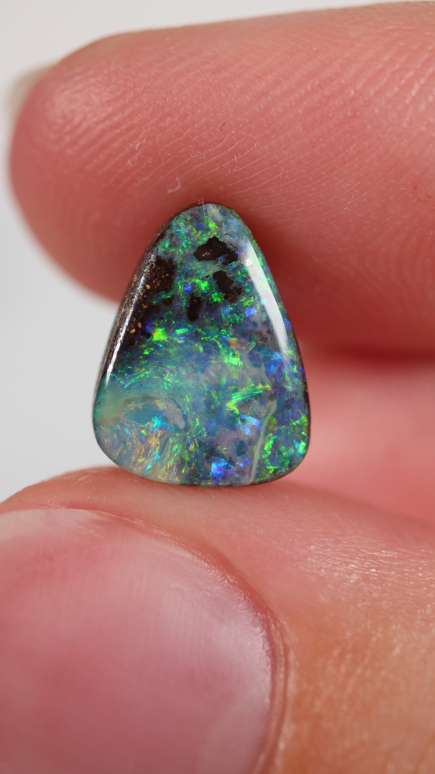 2.78ct (11.3x8.8x3.3mm) Boulder Opal