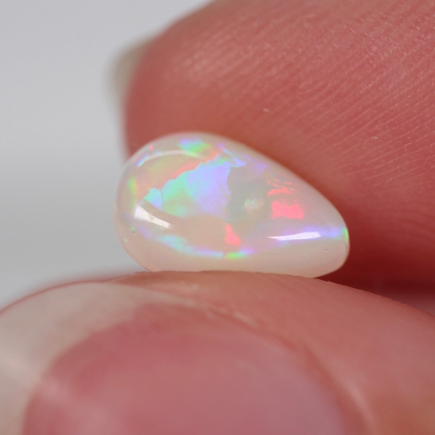 1.45ct (9.8x6.8x3.4mm) White Opal