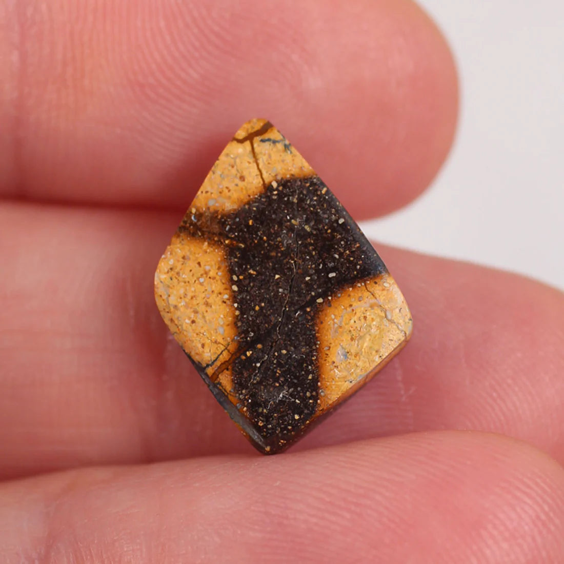 7.12ct (15.2x10.5x4.2mm) Boulder Opal