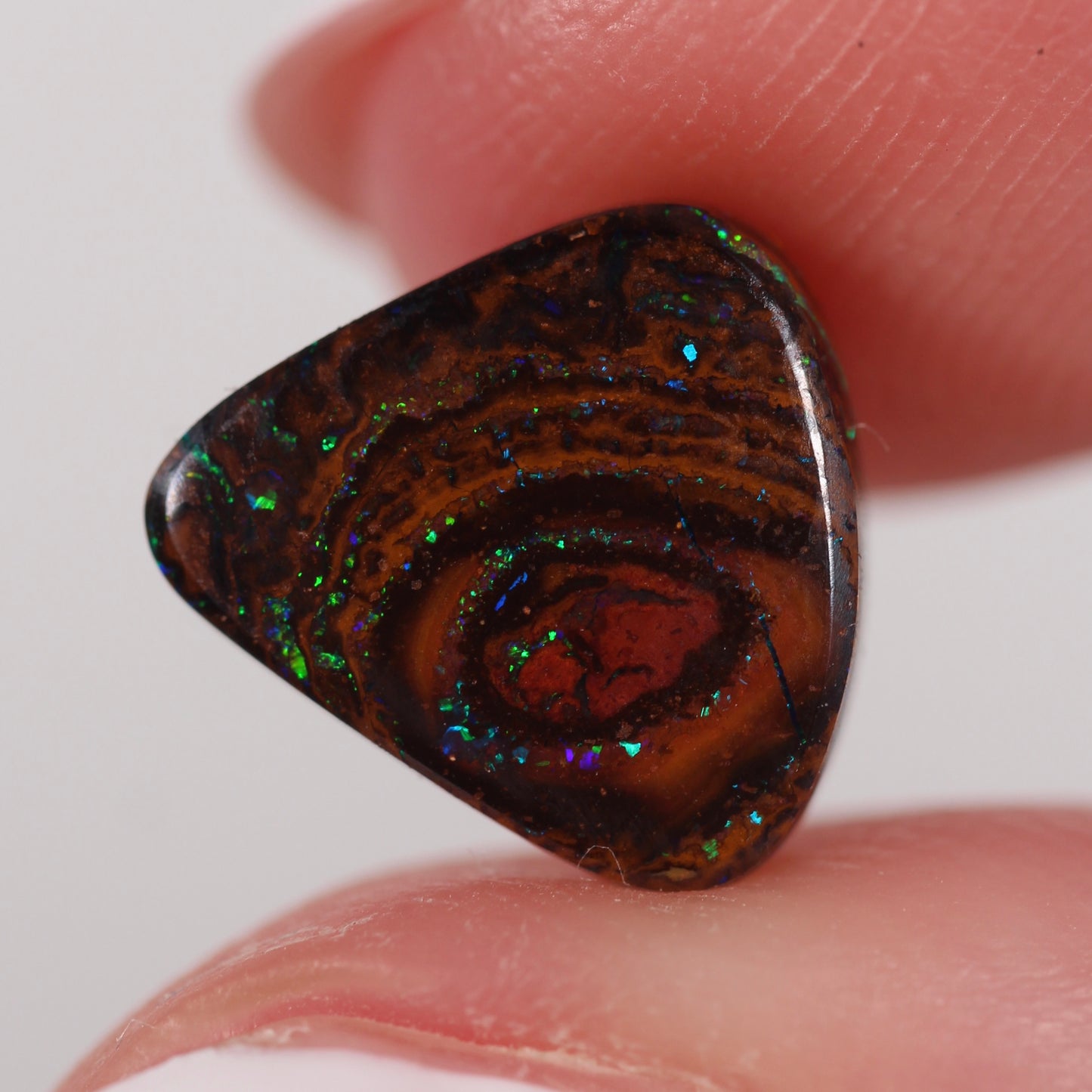 3.30ct (9.7x9.3x4.7mm) Boulder Opal