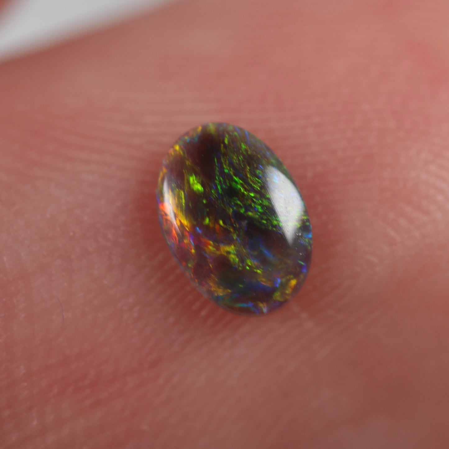 0.17ct (5.7x4.3x1.2mm) Black Opal
