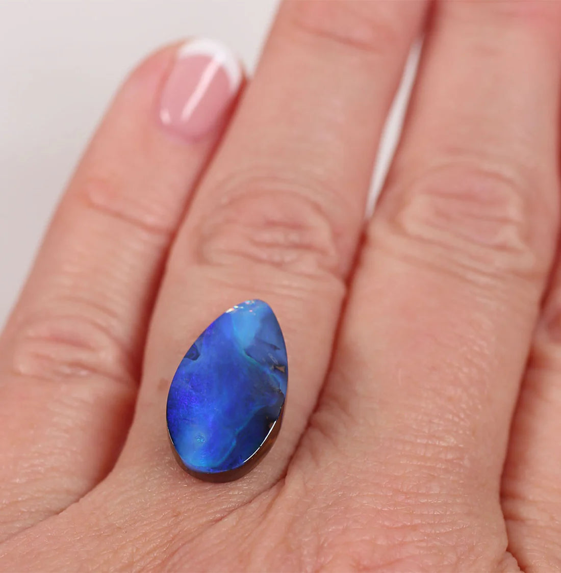 7.6ct (10.2x17.7x4.4mm) Boulder Opal