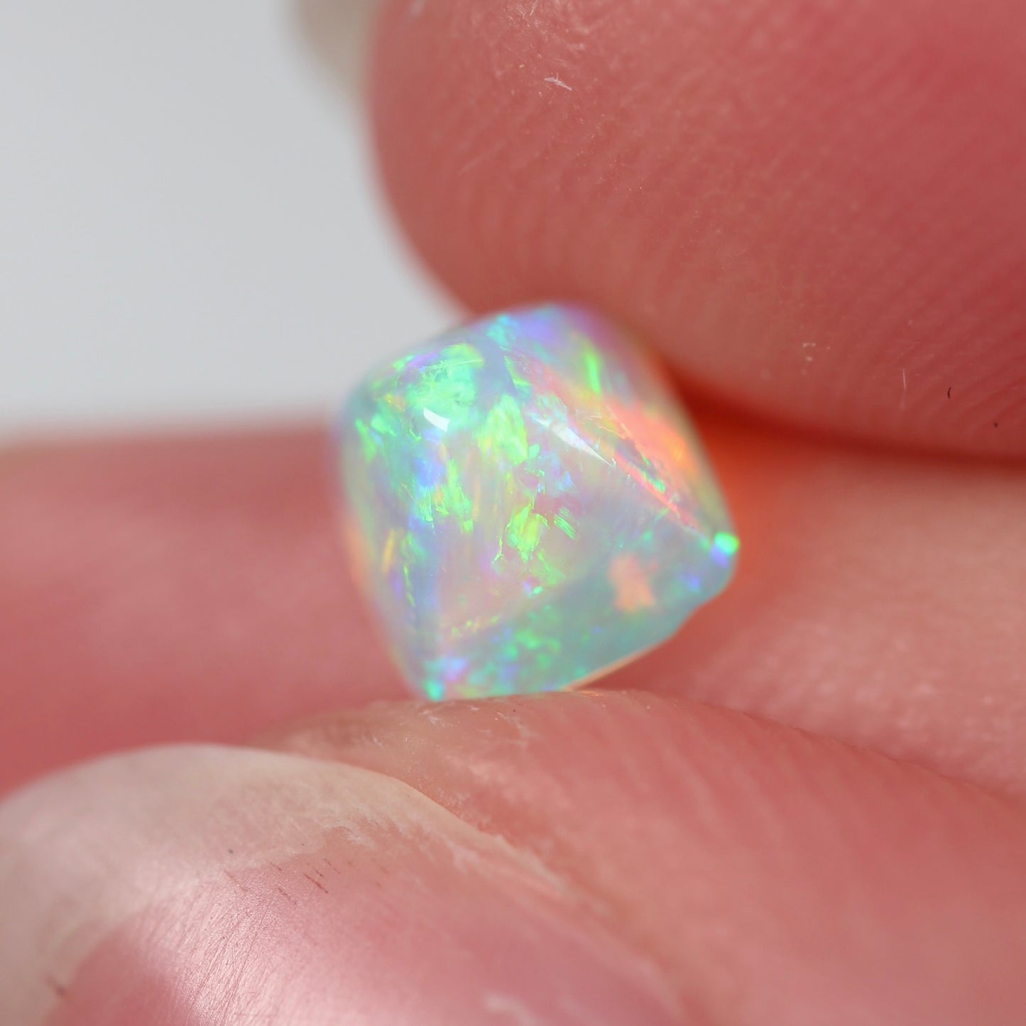 0.84ct (5.8x5.5x4.5mm) Crystal Opal