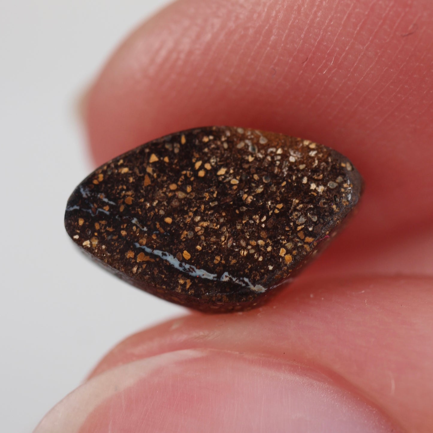 2.29ct (11.3x6.9x3mm) Boulder Opal