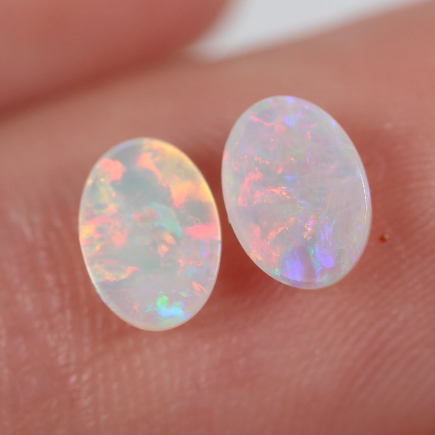 0.86ct (7x5x2mm) White Opal Pair