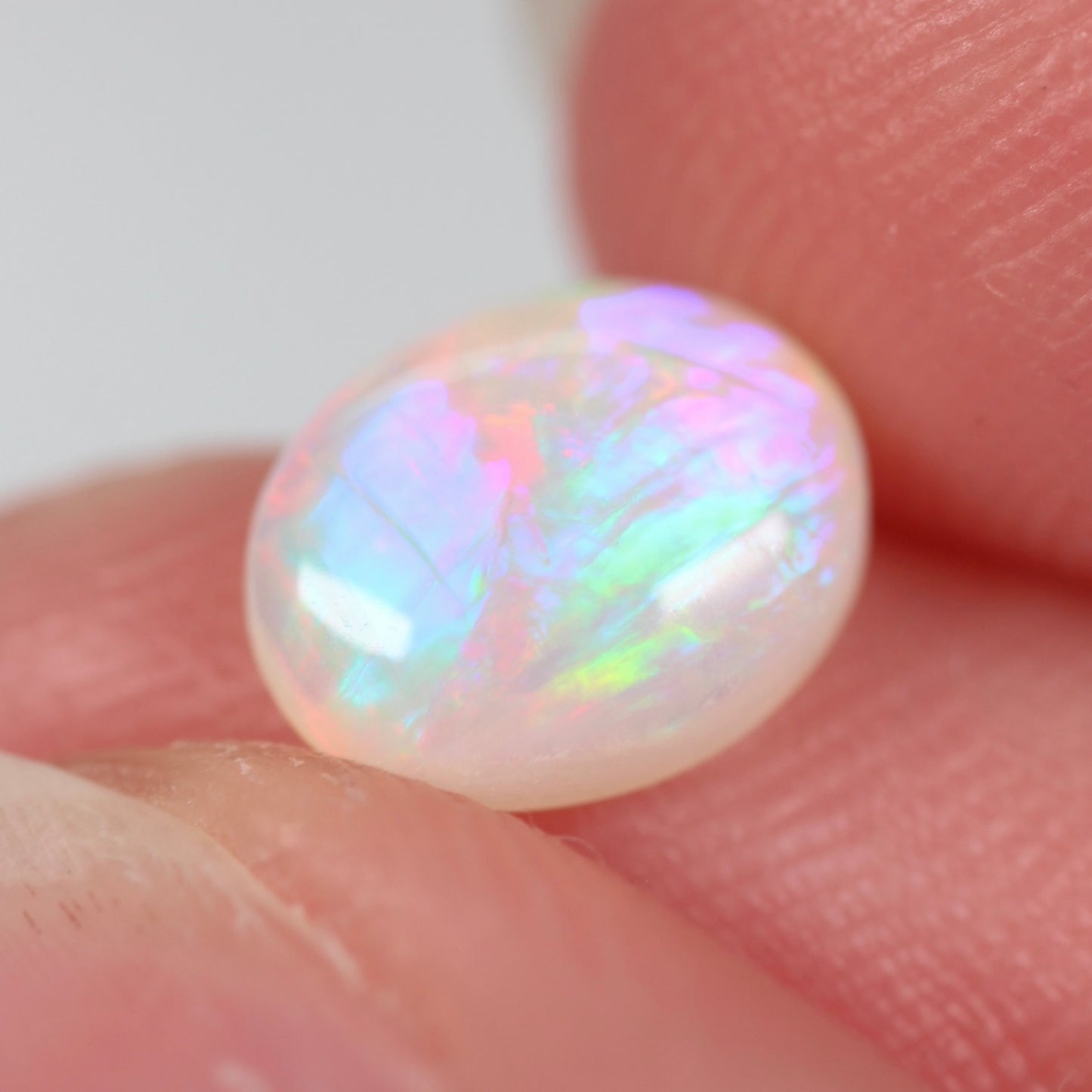 0.94ct (8x6.5x2.8mm) White Opal