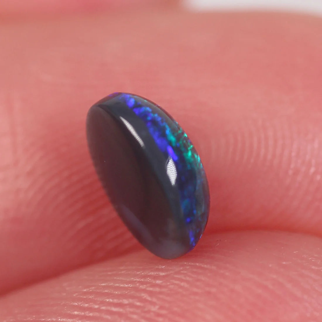 0.84ct (7.2x6x3mm) Black Opal