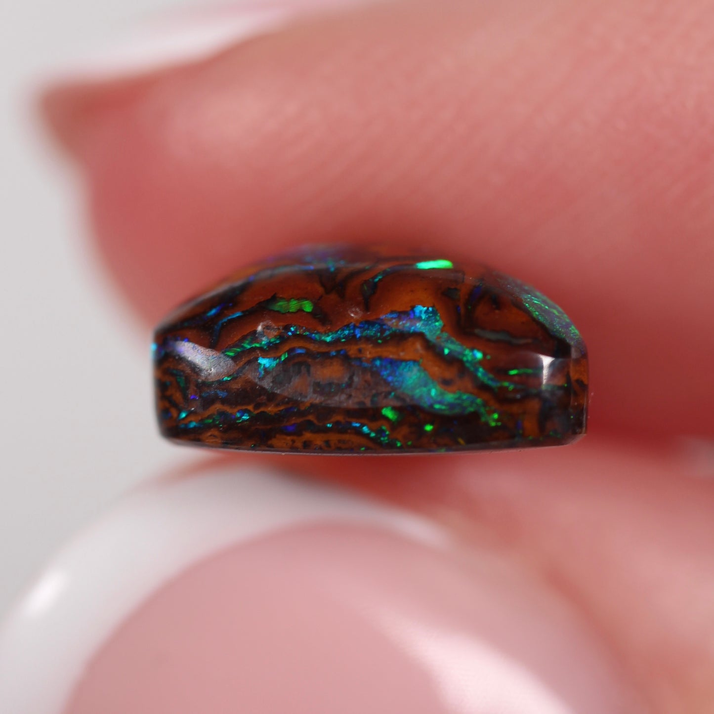 3.30ct (9.7x9.3x4.7mm) Boulder Opal