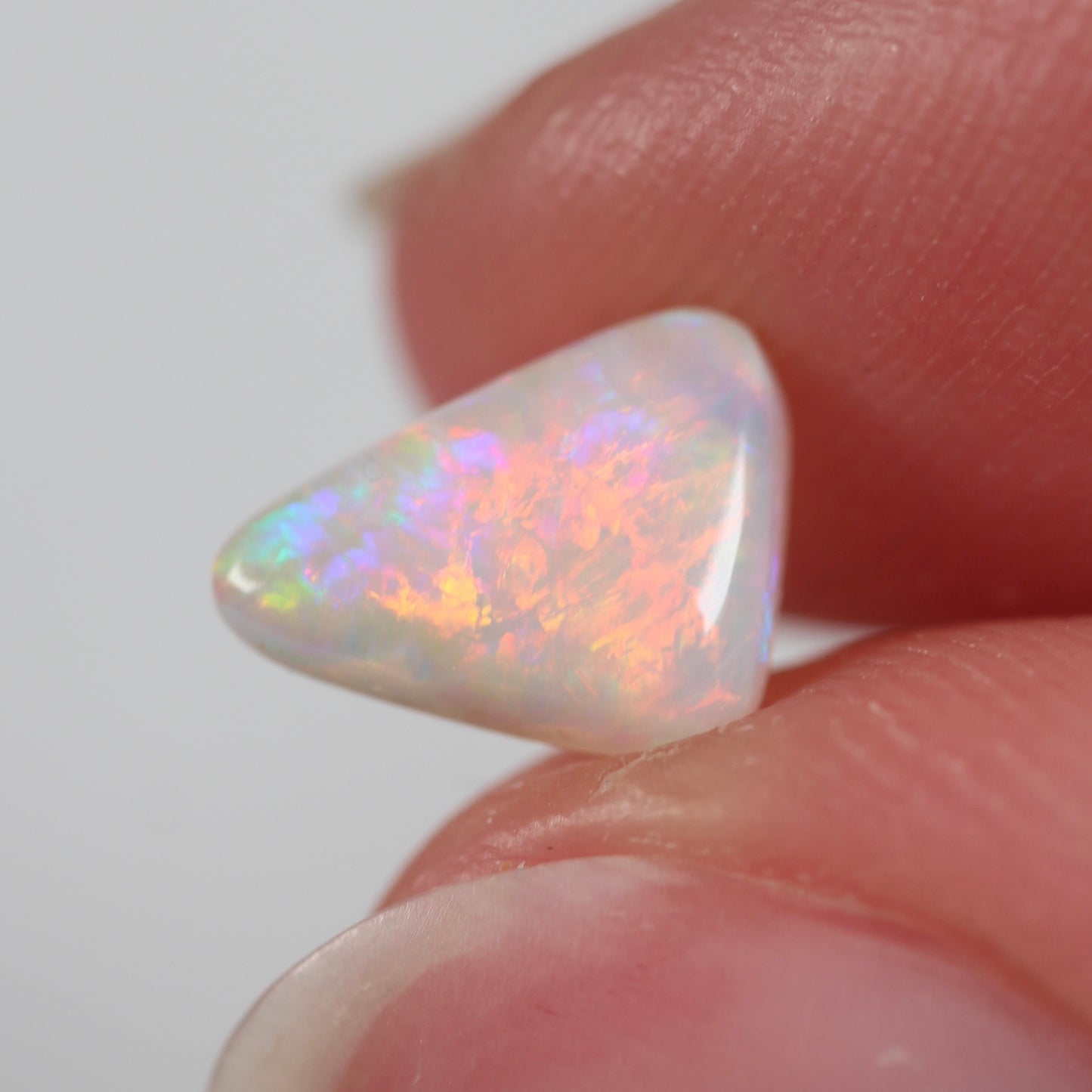 0.85ct (9x6.2x2.7mm) White Opal