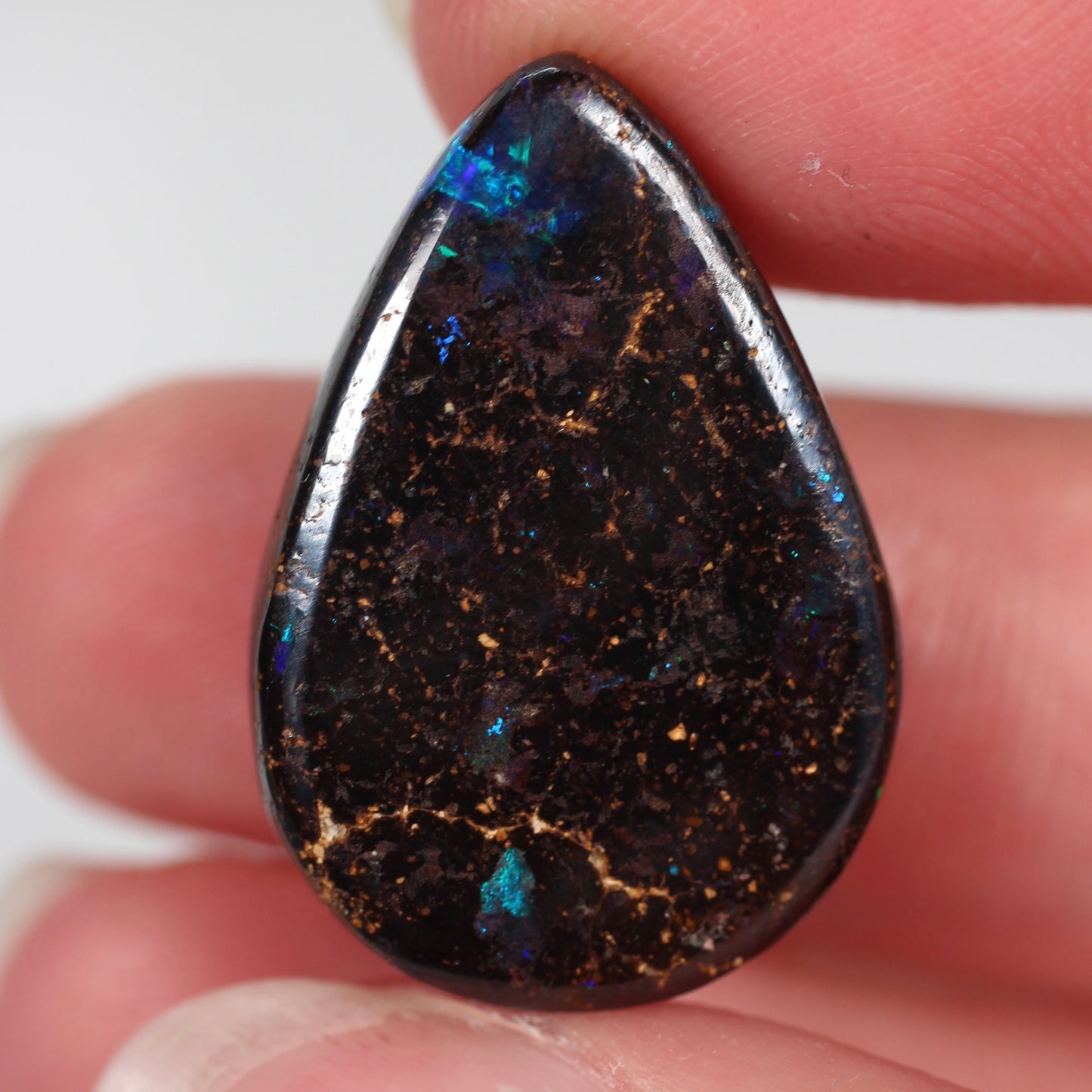 26ct (23.5x16x7.2mm) Boulder Opal