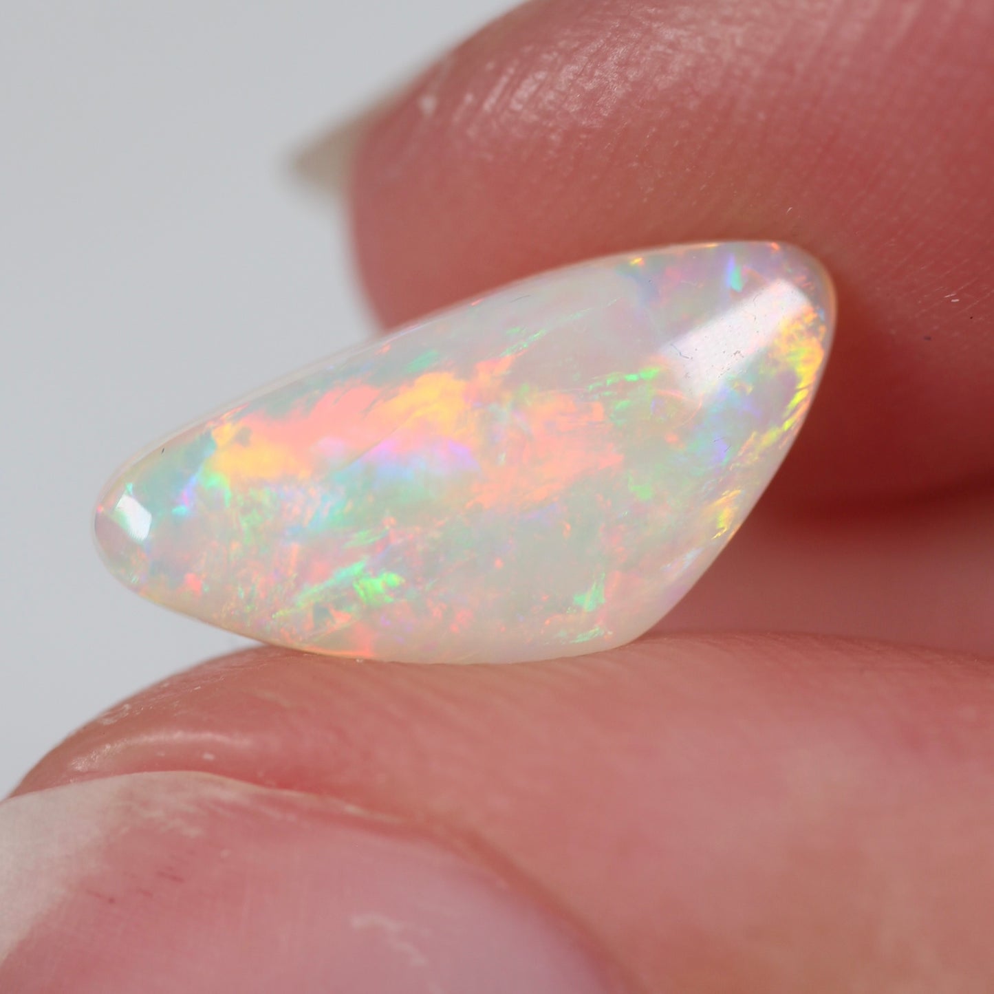 1.74ct (14.2x6.9x2.9mm) White Opal