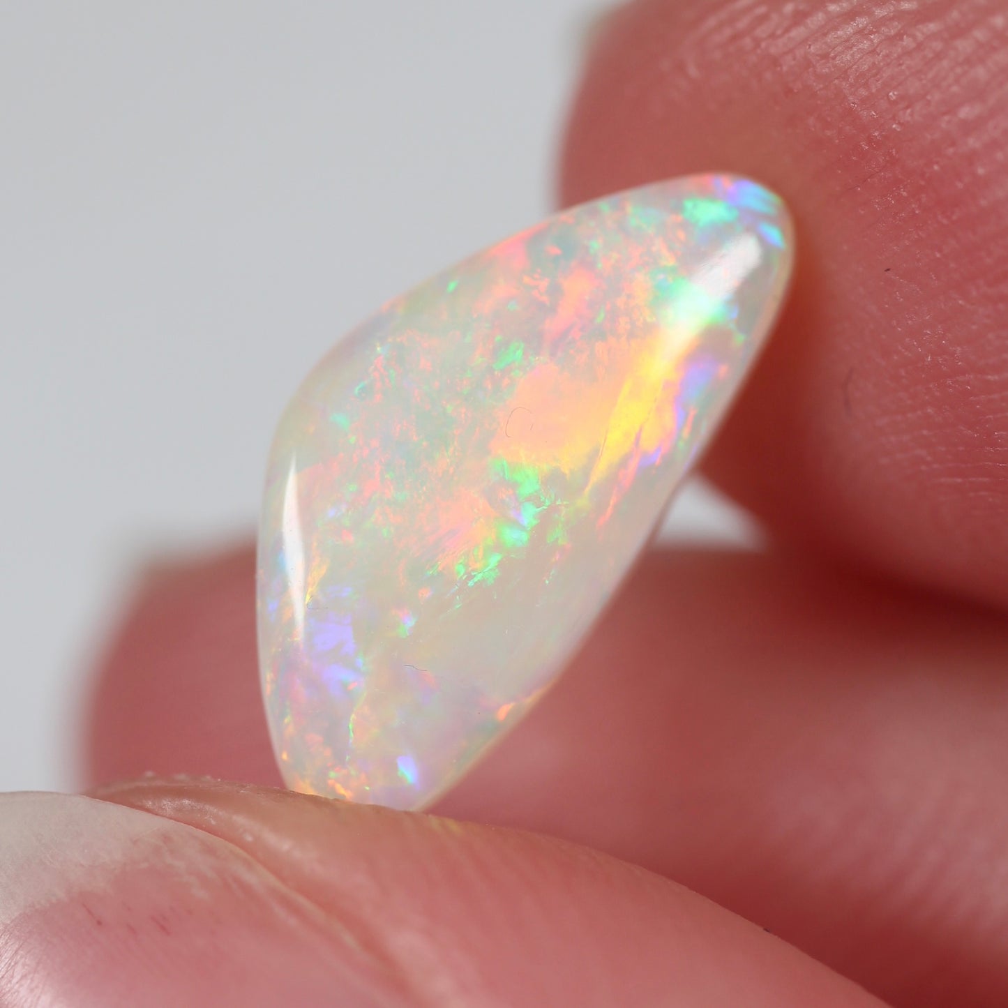 1.74ct (14.2x6.9x2.9mm) White Opal