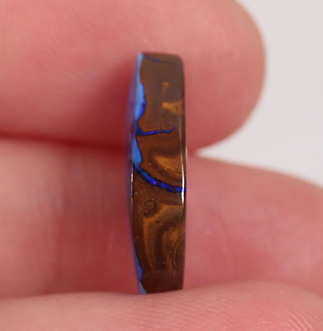 7.6ct (10.2x17.7x4.4mm) Boulder Opal