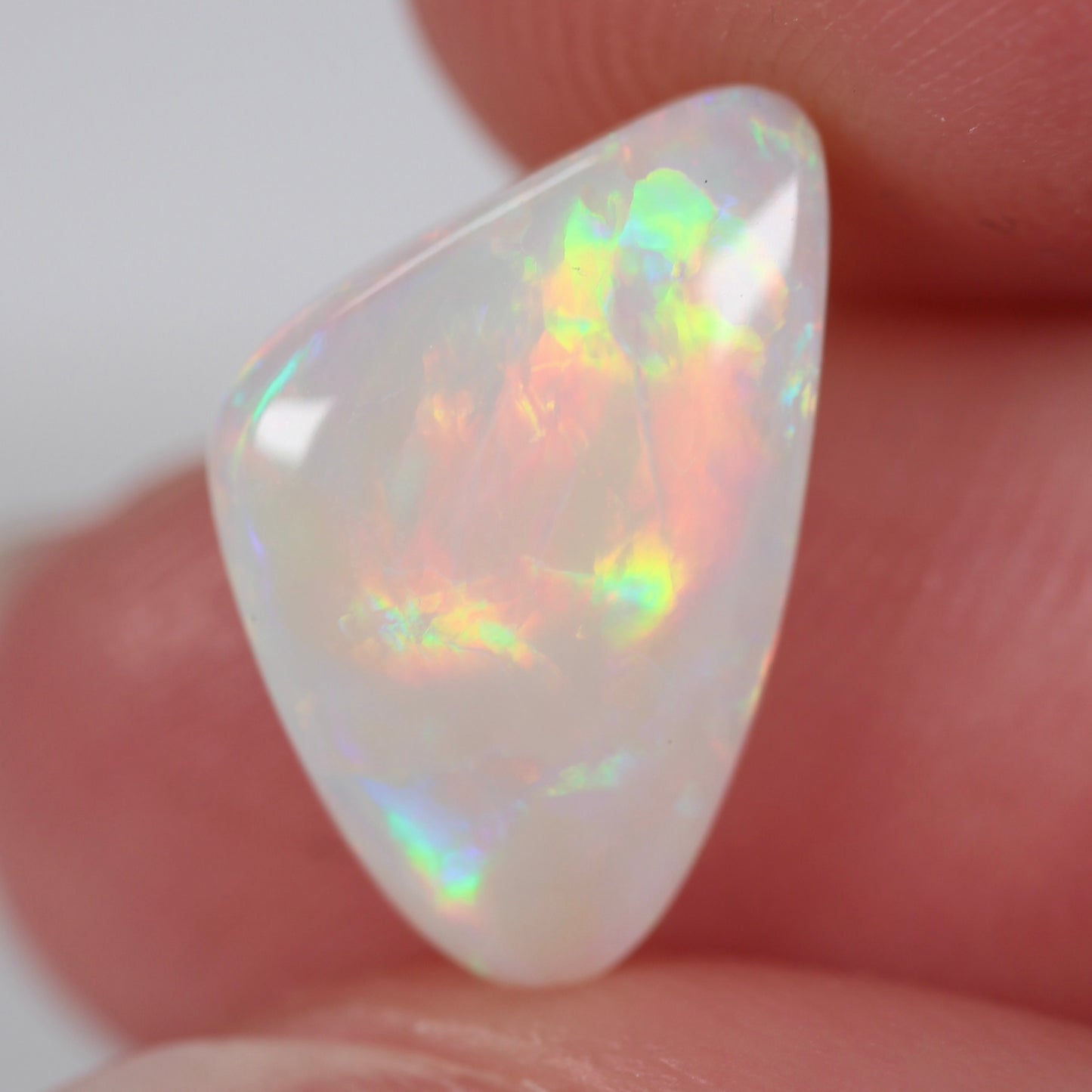 3.33ct (14.8x9.3x4mm) White Opal