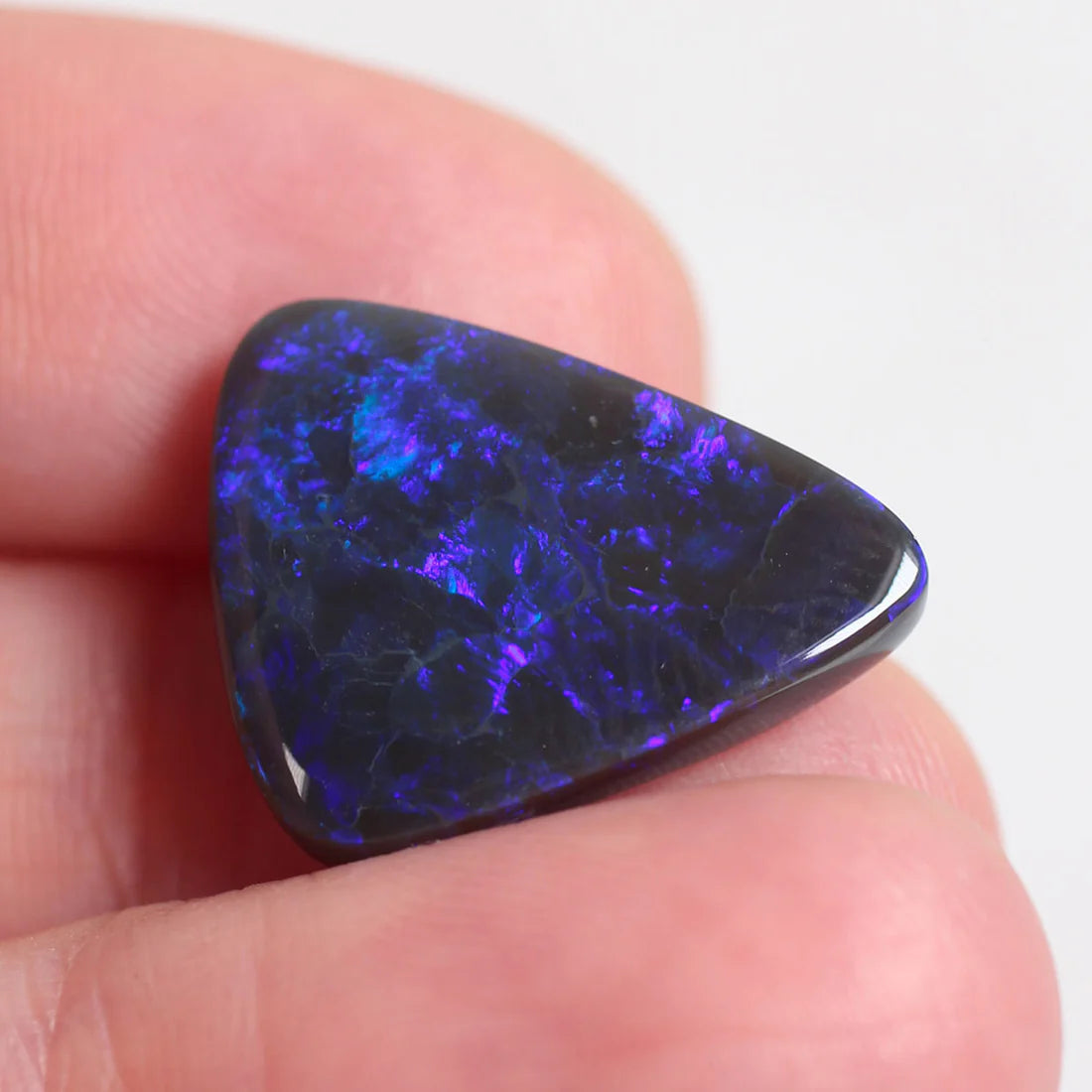 9ct (19.7x16.2x4.5mm) Black Opal