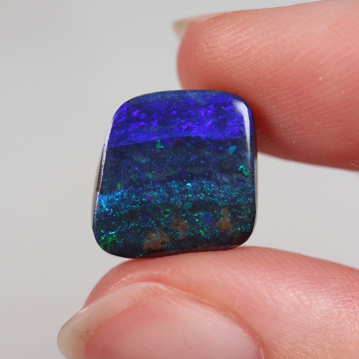 7.17cts (14.9x12.2x3.8mm) Boulder Opal