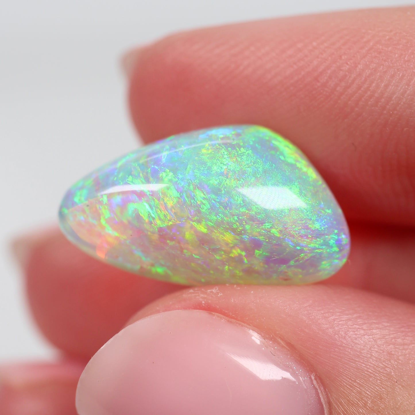 6.8cts (18.6x10.6x7.1mm) Crystal Opal