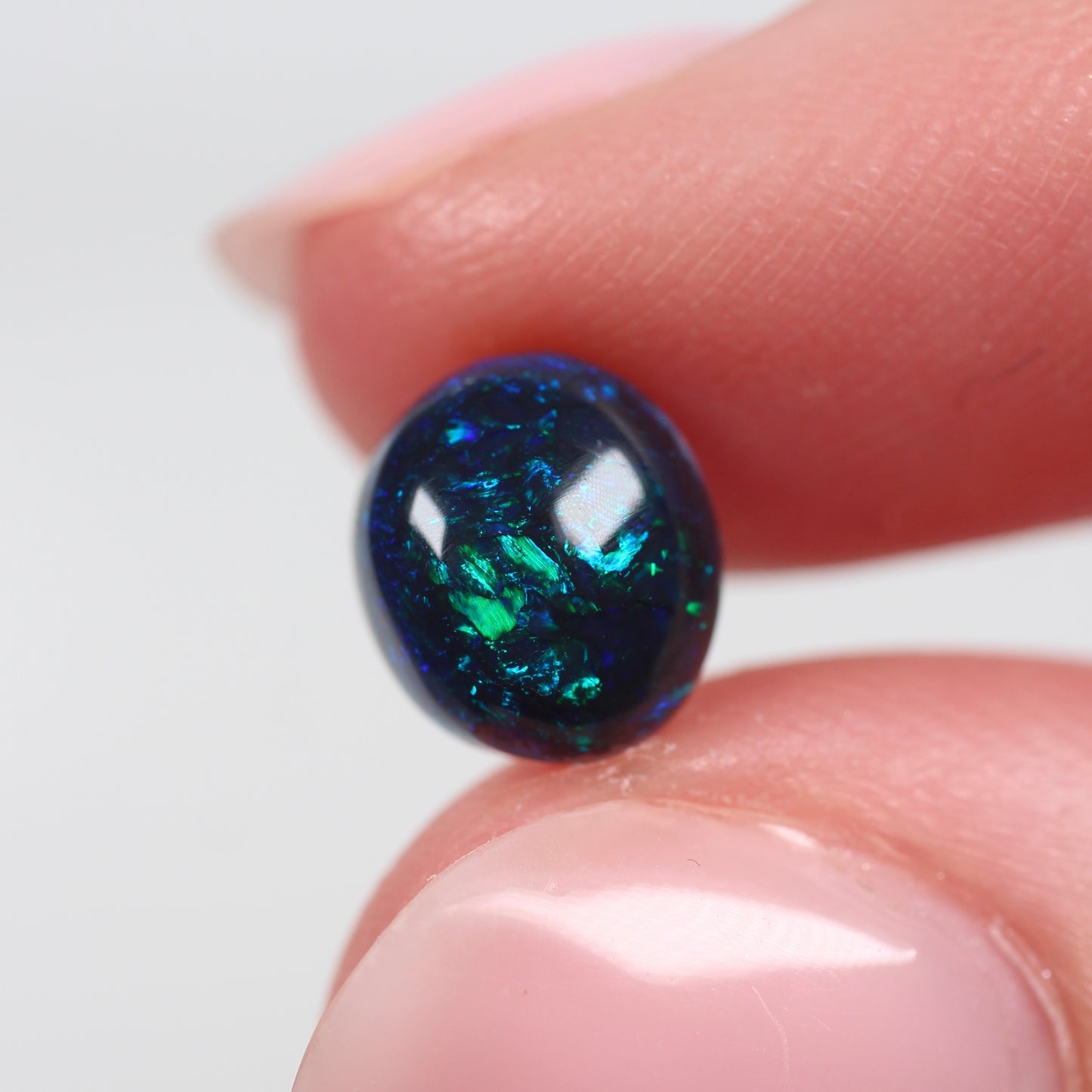 1.48cts (8.4x7.1x4.1mm) Black Opal