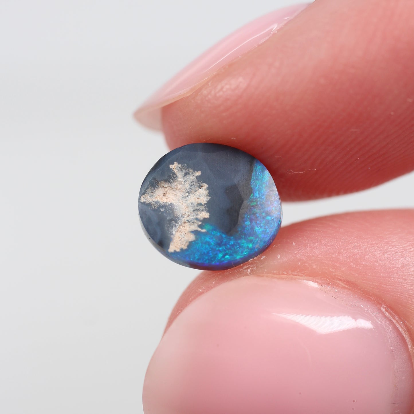 1.48cts (8.4x7.1x4.1mm) Black Opal