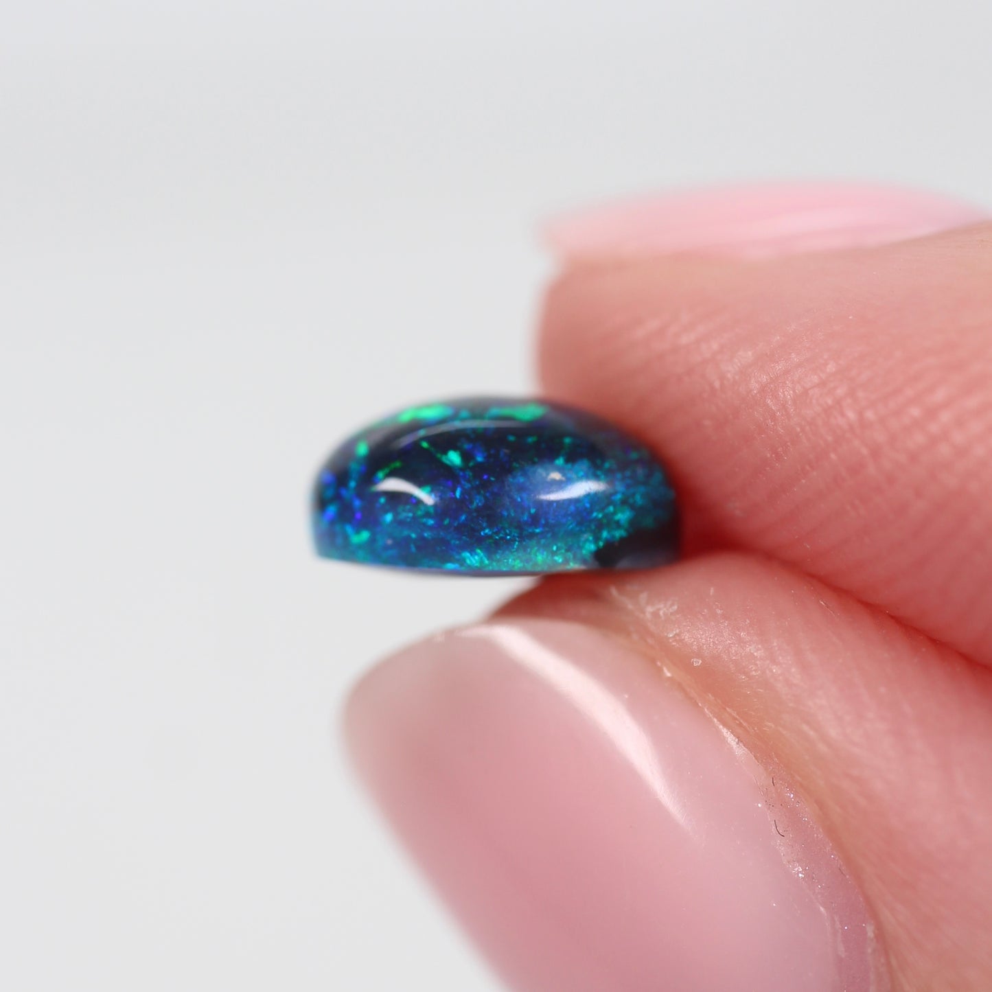 1.48cts (8.4x7.1x4.1mm) Black Opal