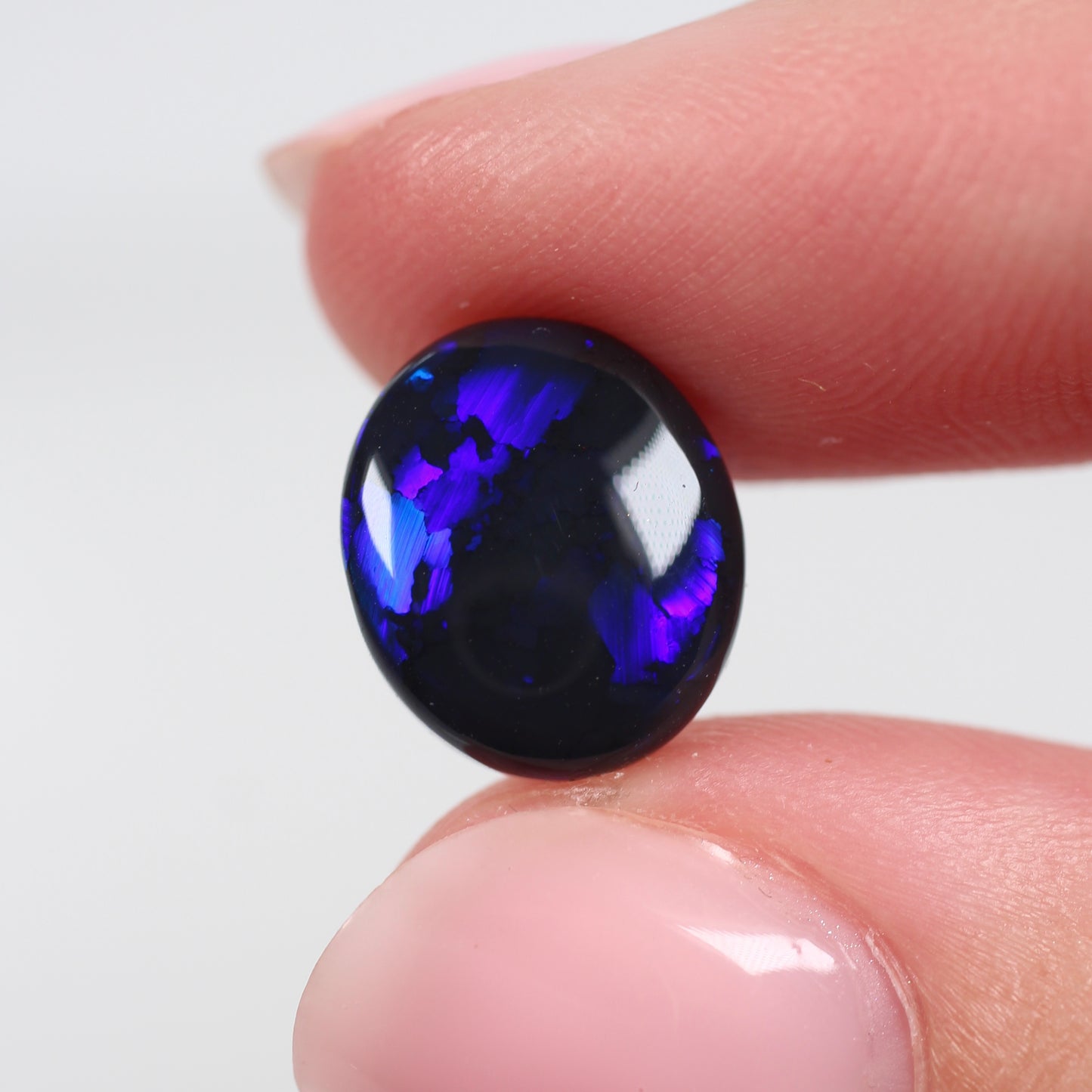 3.08cts (11.9x10.1x3.7mm) Black Opal